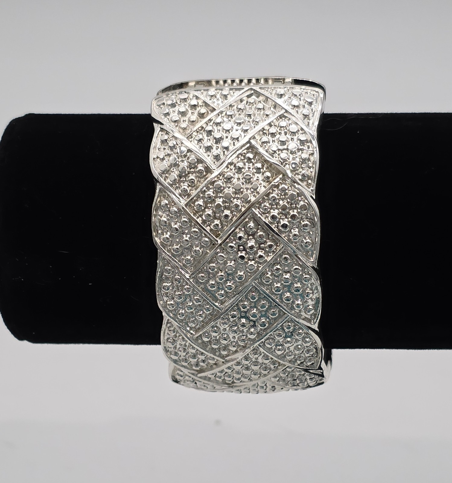 Bracelet Bangle Hinged Silvertone w/ Rhinestones Item#0116