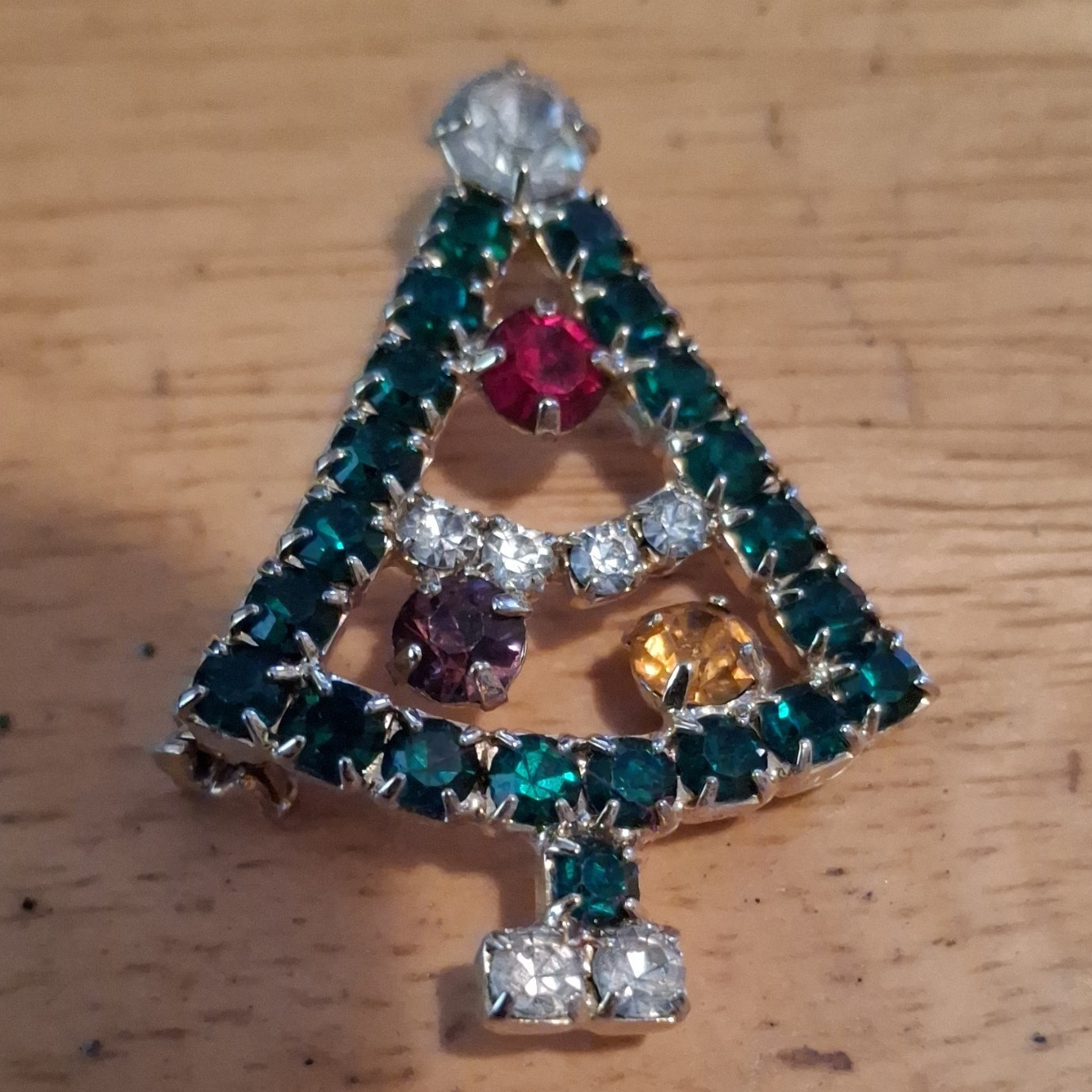 Christmas Tree Brooch Pin Green Prong-Set Round Rhinestone Silver Tone