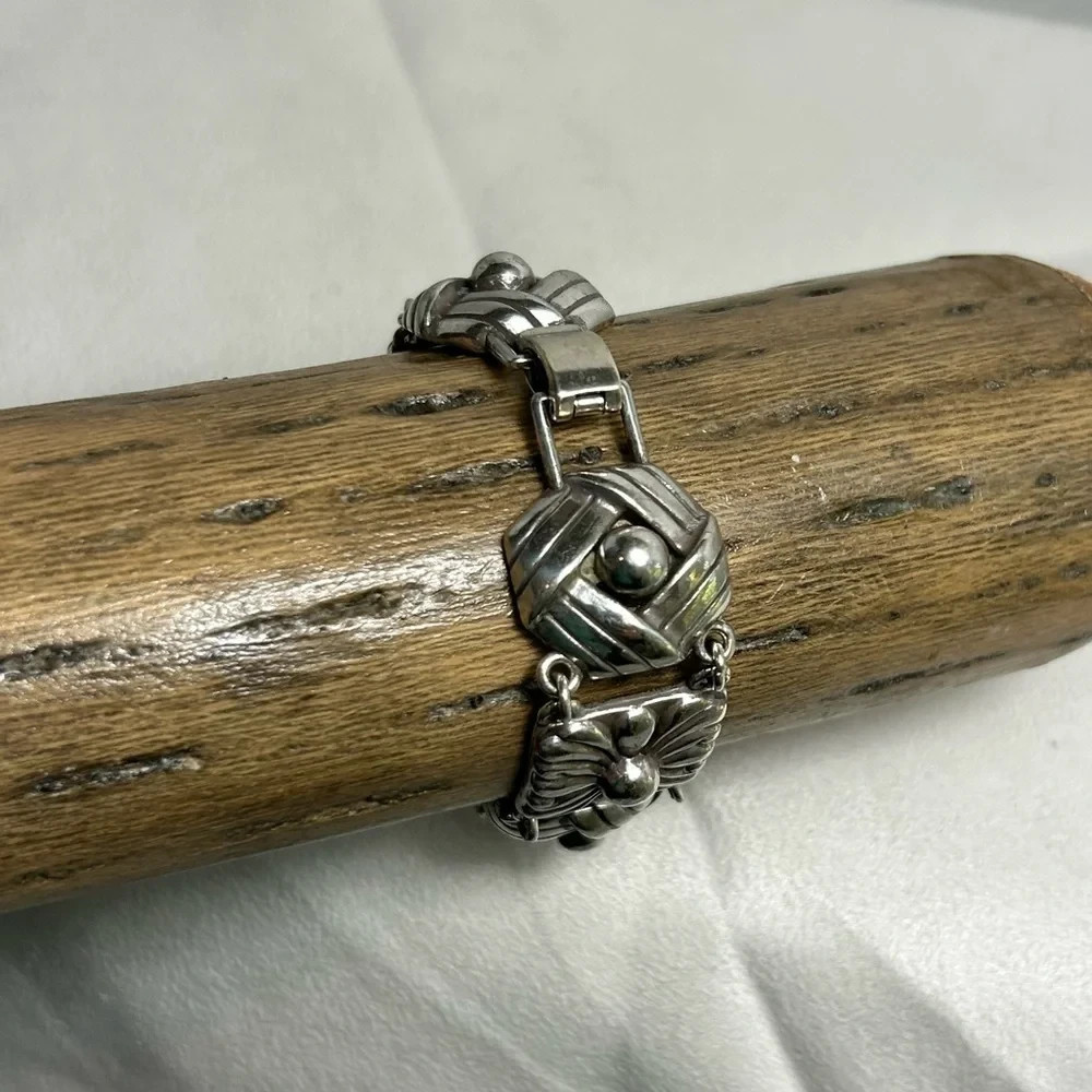 Brighton Sonora Motif Bracelet 7″ Chunky Link Silver Plated .75″ Wide Southwest