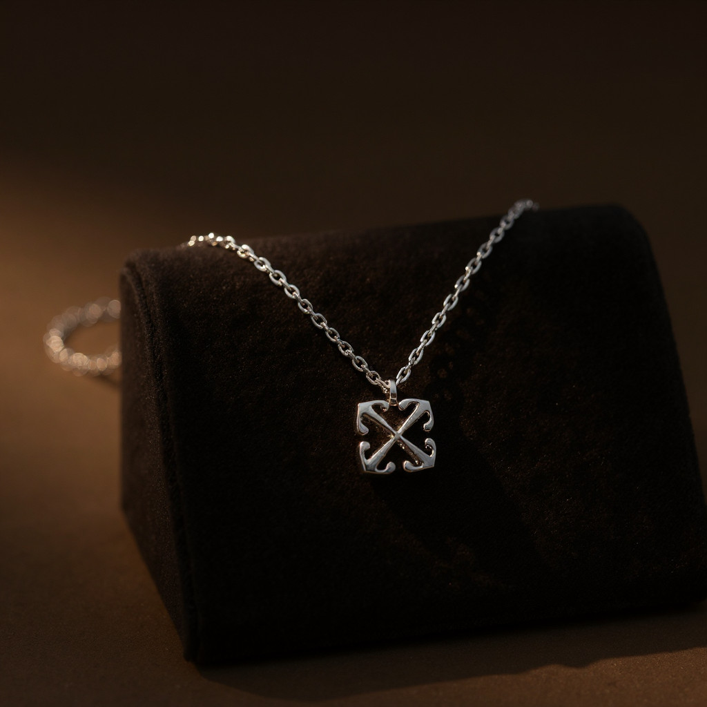 “OFF WHITE” SILVER NECKLACE BOXED WITH TAGS NEW, READY TO WEAR OFF WHITE ENAMEL
