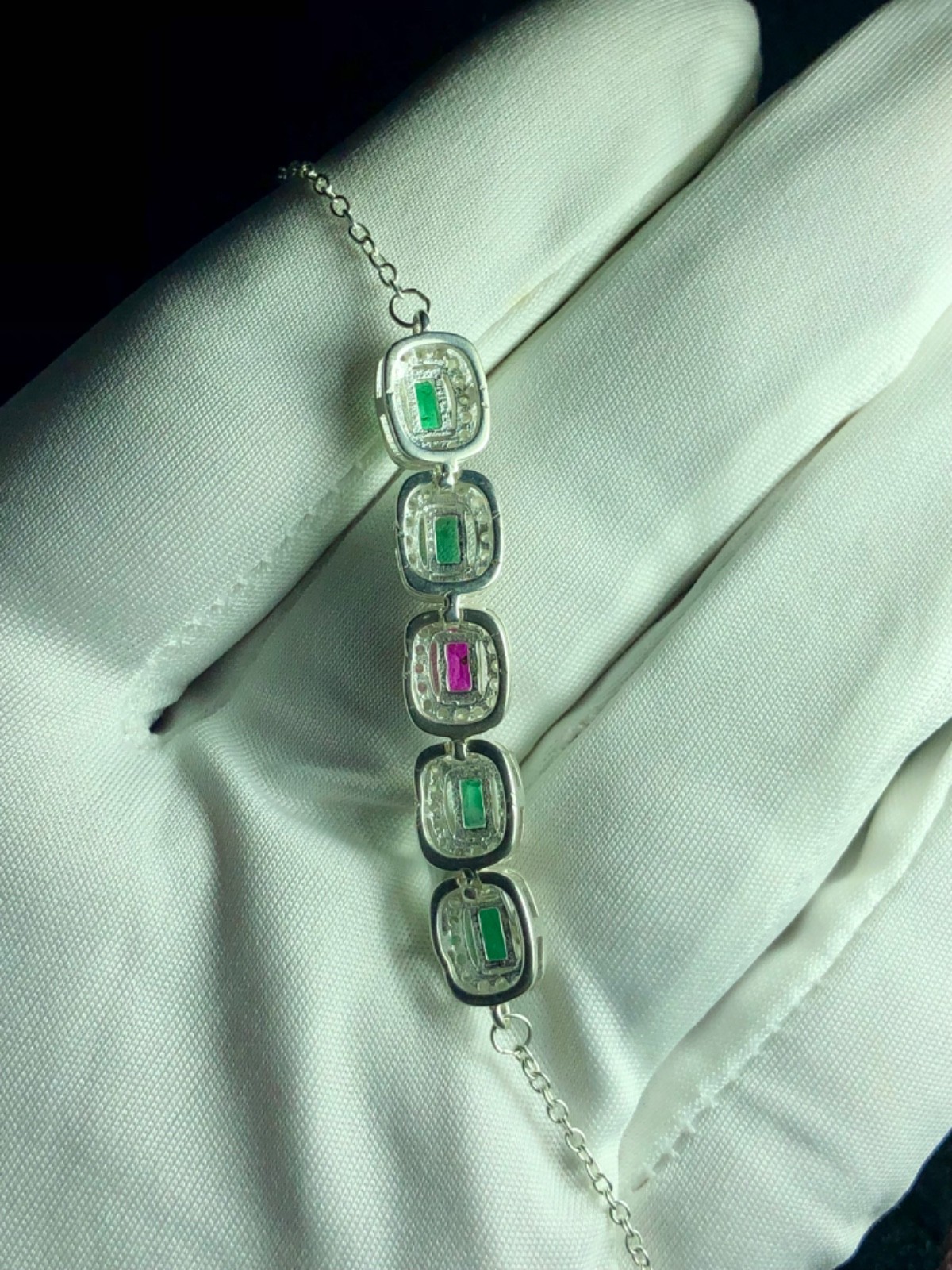 28Carat Natural Swat Emerald Ruby And white Sliver Braclet From Woman Collection