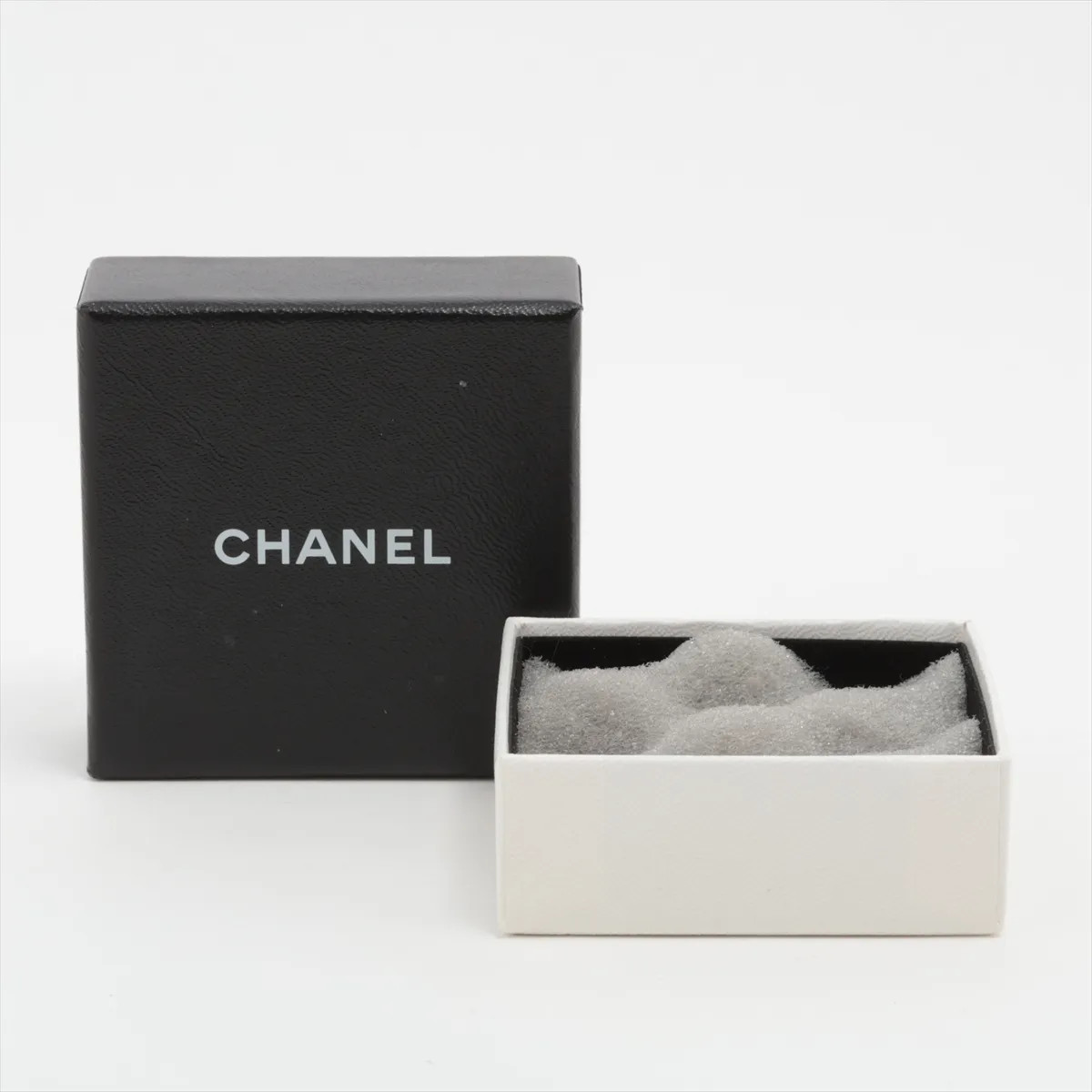 Chanel Coco Mark 05P Piercing jewelry (for both ears) Metal x resin Green