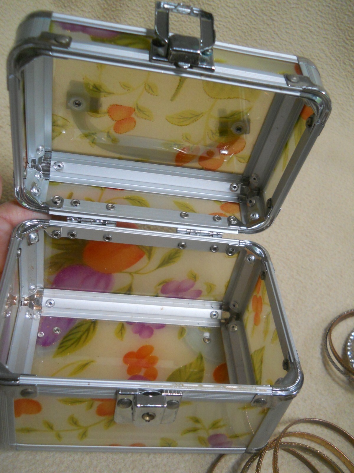 16 Bangle Bracelets with Plastic and Metal Case