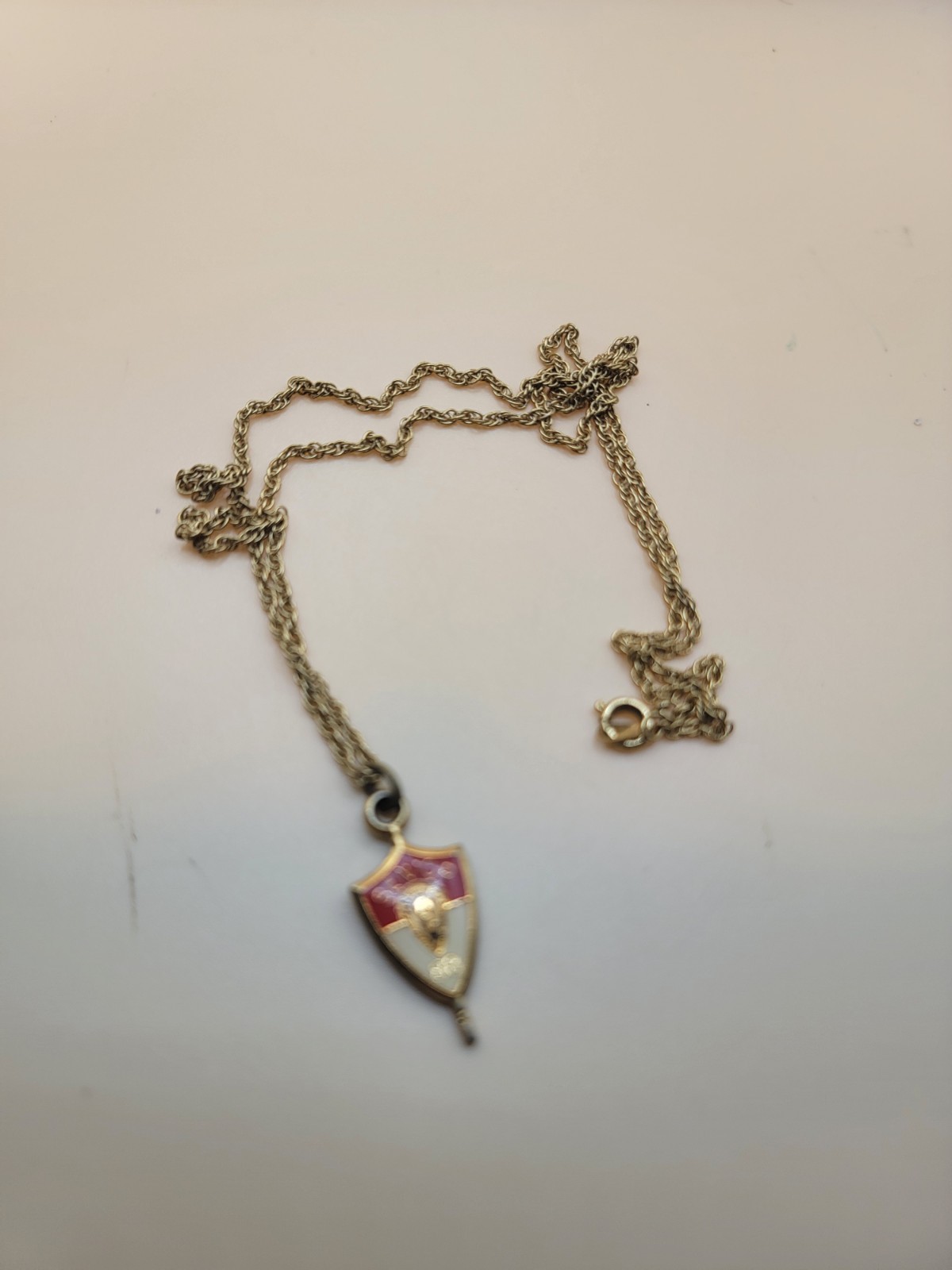Josten Necklace Pendant Senior Class of 1988 Gray Red Gold Tone 18 1/2″ ’88