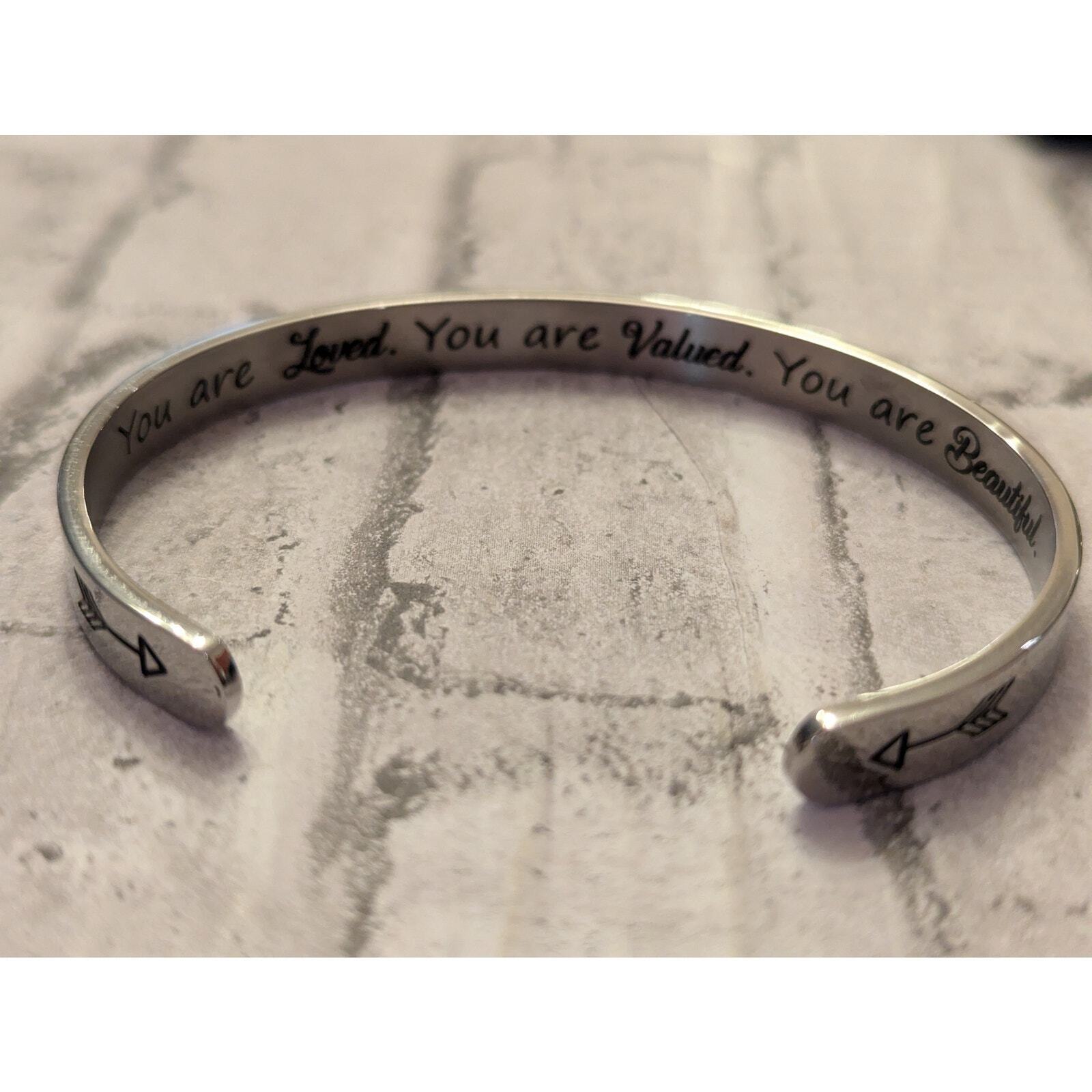 Btysun Bracelet with You are Loved+++