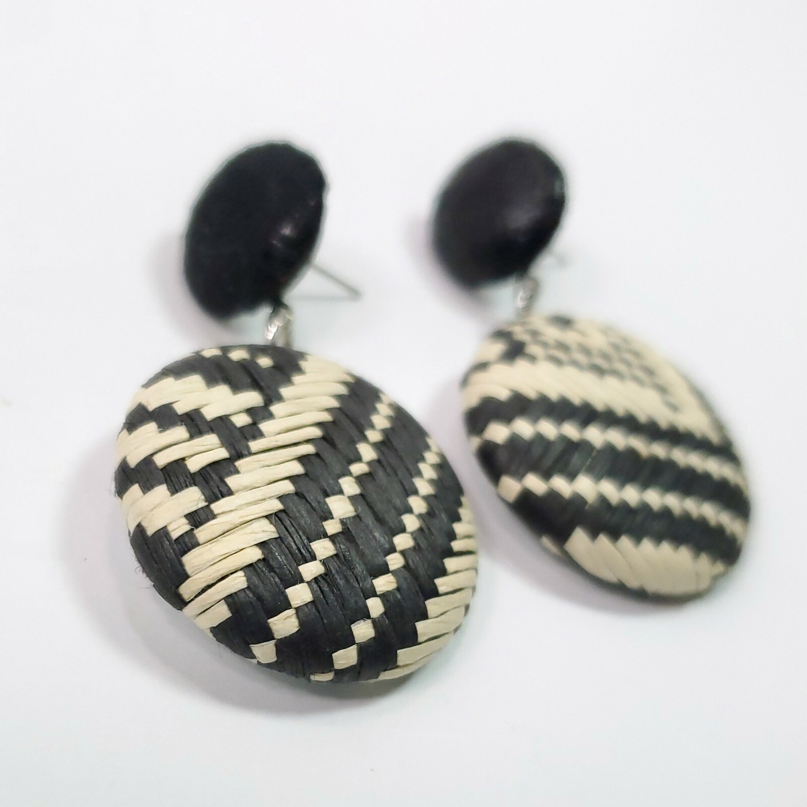 E0464 Fabric Button Black Ivory Tone String Chevron Design Dangle Earrings