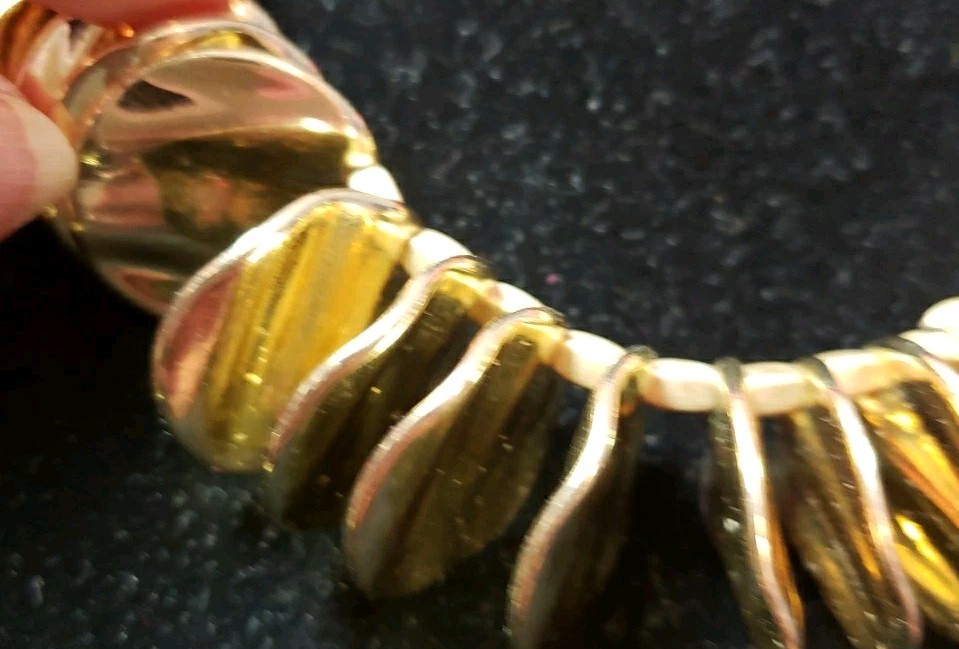 Chunky Gold Tone Modern Abstract Linked Circle Necklace CHICO’S Up to 24″