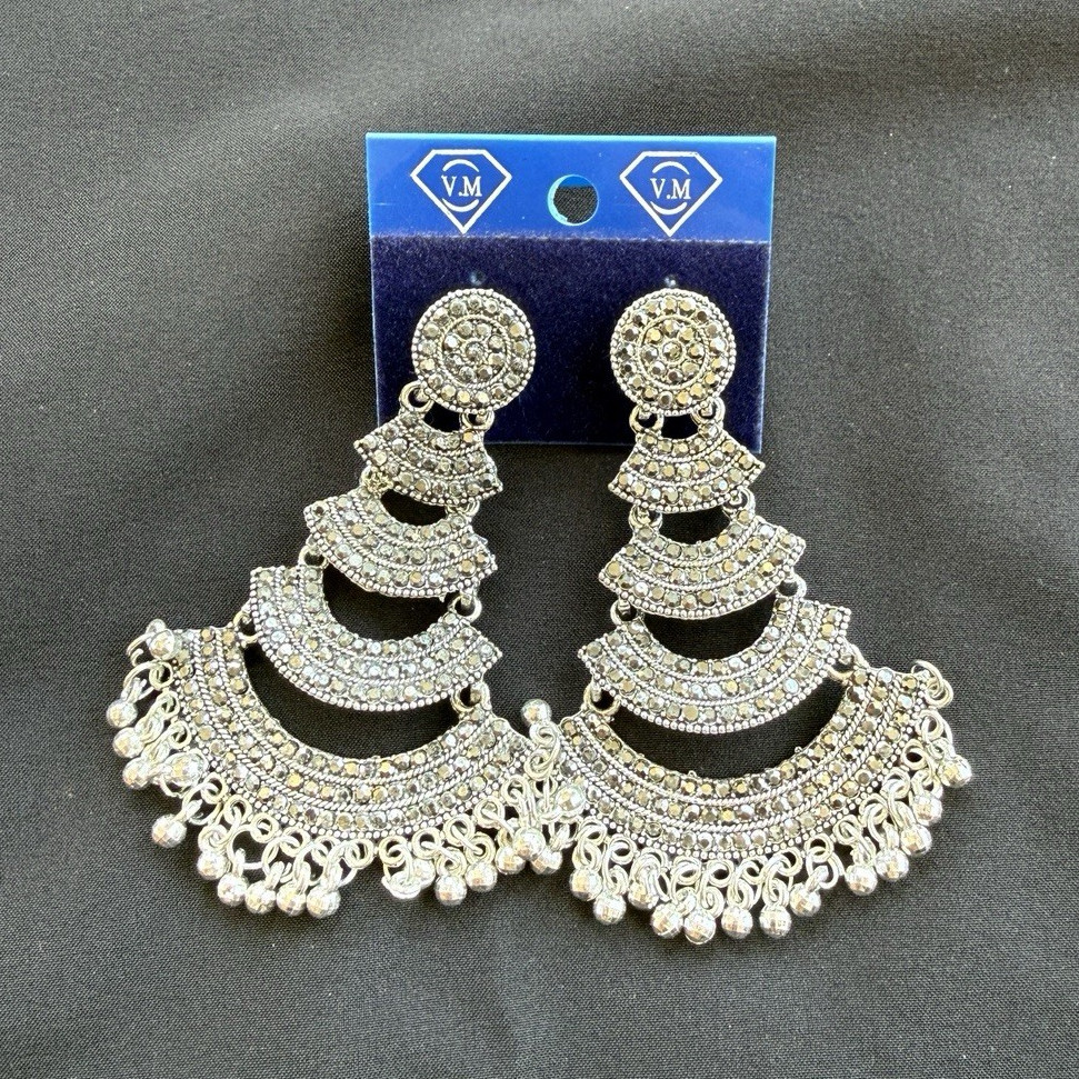 V.M Silver Tone Metal Chandelier Dangle/Drop Earrings Round No Stone