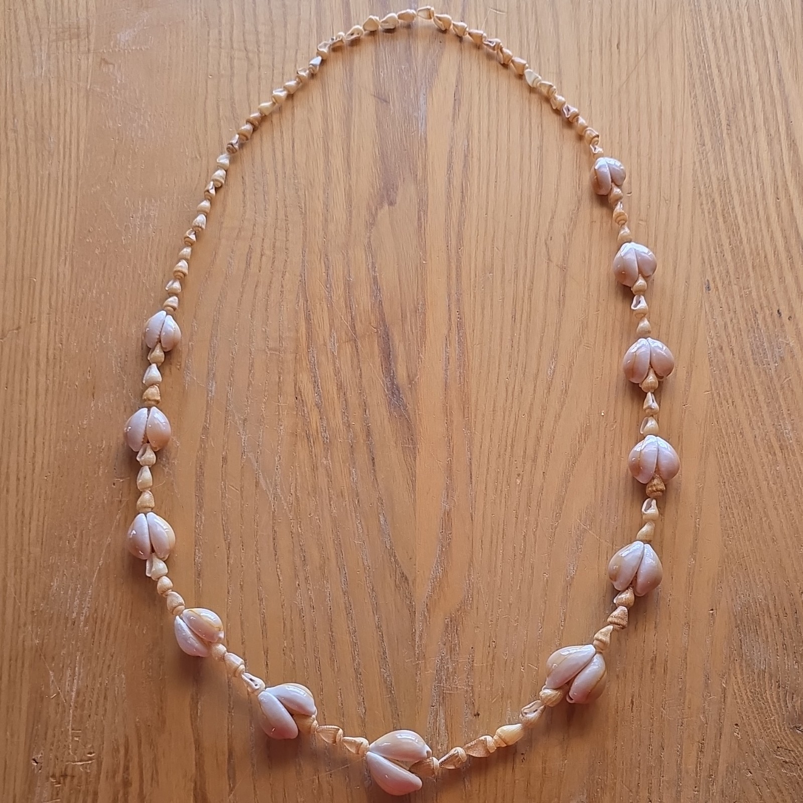 Beige Shell Beaded Necklace Beach Theme Ball/Bead Chain No Stone