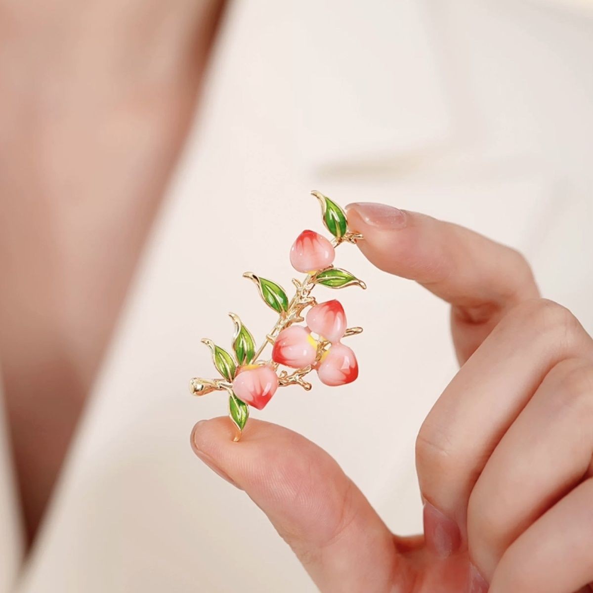 Enamel Peach Fruit Brooch Elegant Design Women’s Lapel Pin