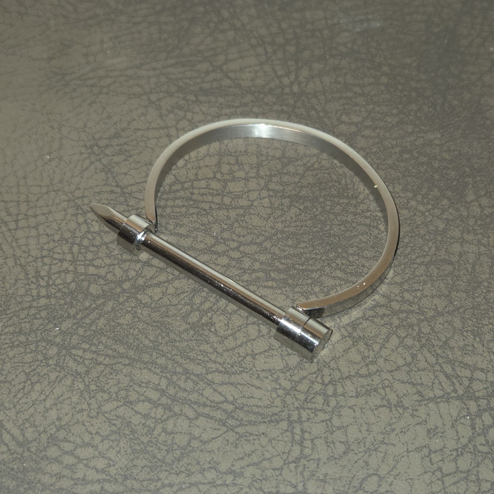 Eye Candy LA Luxe Collection Titanium Screw Cuff Bracelet – Industrial Shackle