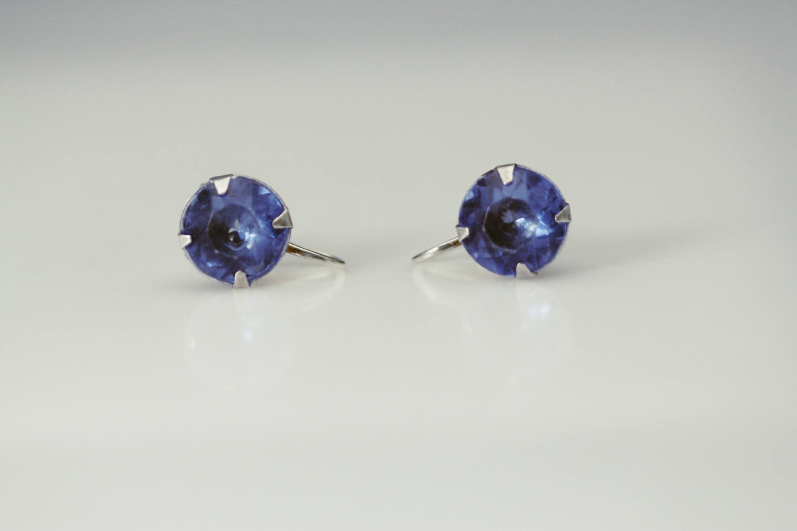 Vintage Blue Stone Non-Pierced Screw-Back 925 Sterling Silver 2.3 grams(EAR5734)