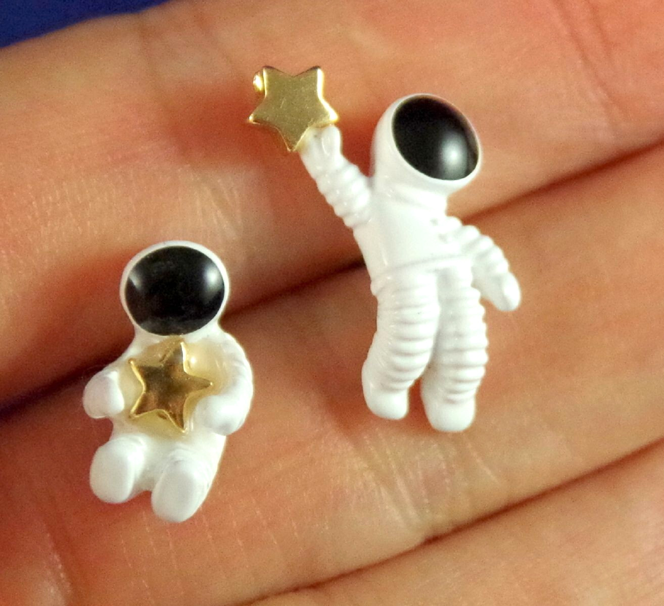 Cute! NEW BETSEY JOHNSON ASYMMETRICAL 3D NASA ASTRONAUT SPACEMAN STARS EARRINGS