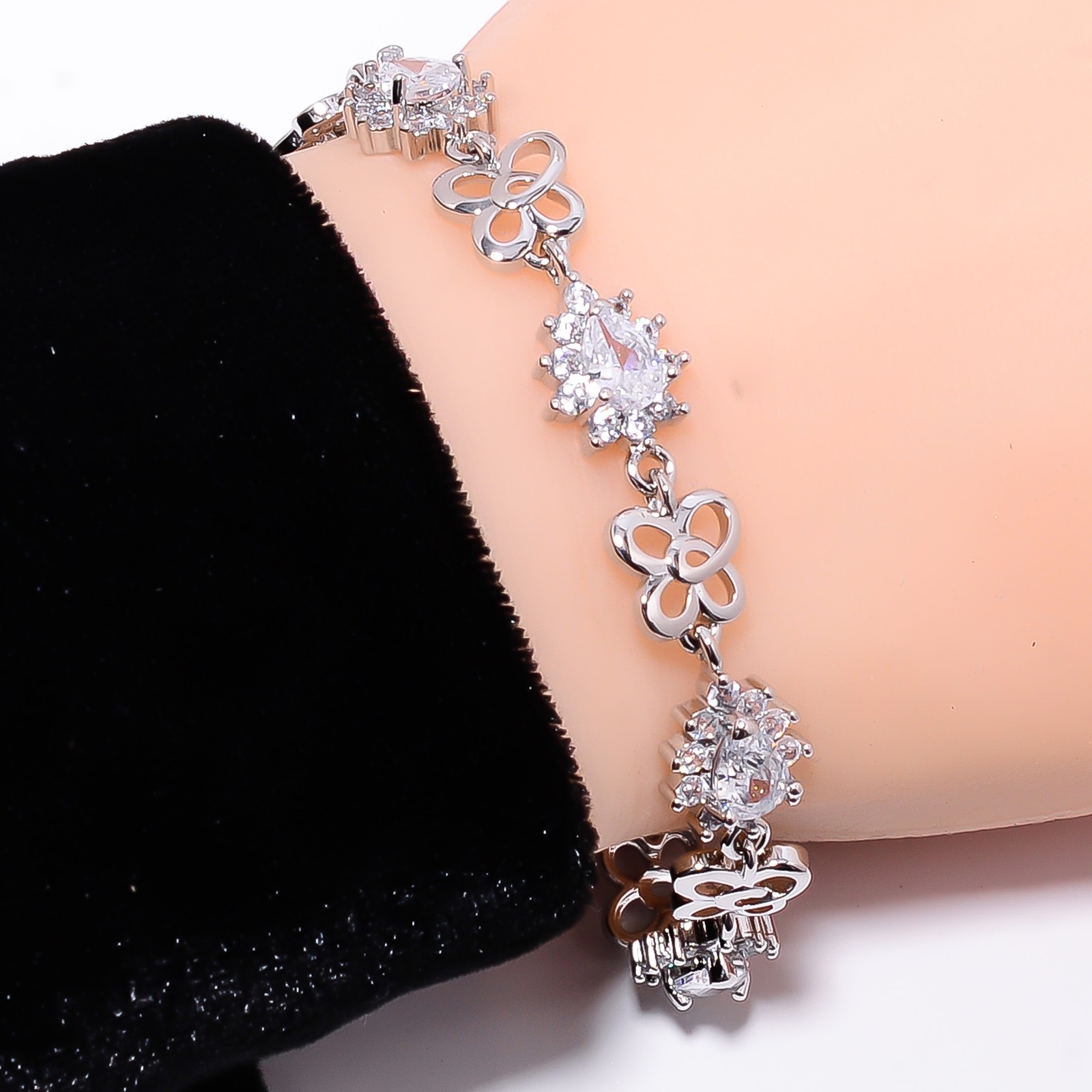 White Topaz, CZ 925 Sterling Silver Adjustable Bracelet 7-8″ B128935