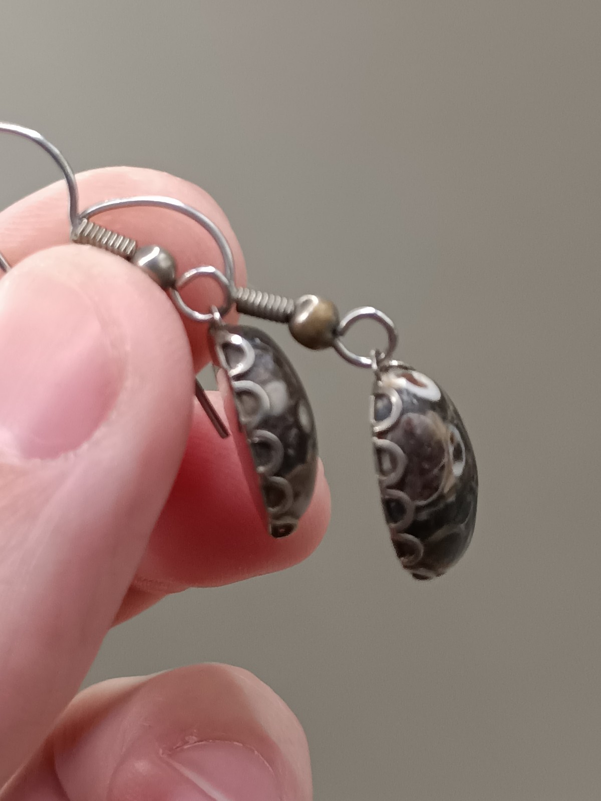 Vtg Turritella Agate Fossil Dangle Earrings