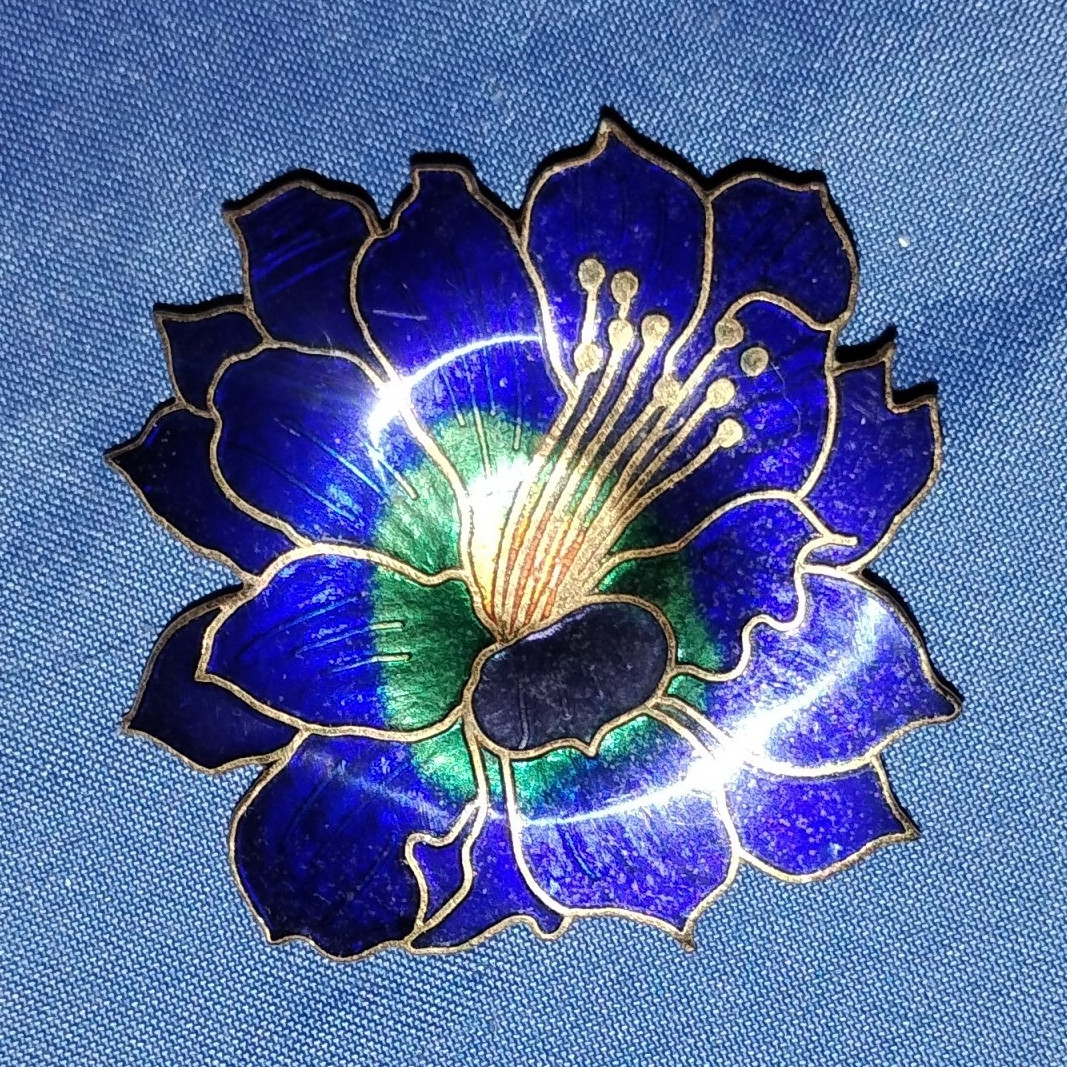 Blue Green Enamel Flower Brooch Pin, Gold Tone, Flowers & Plants Theme