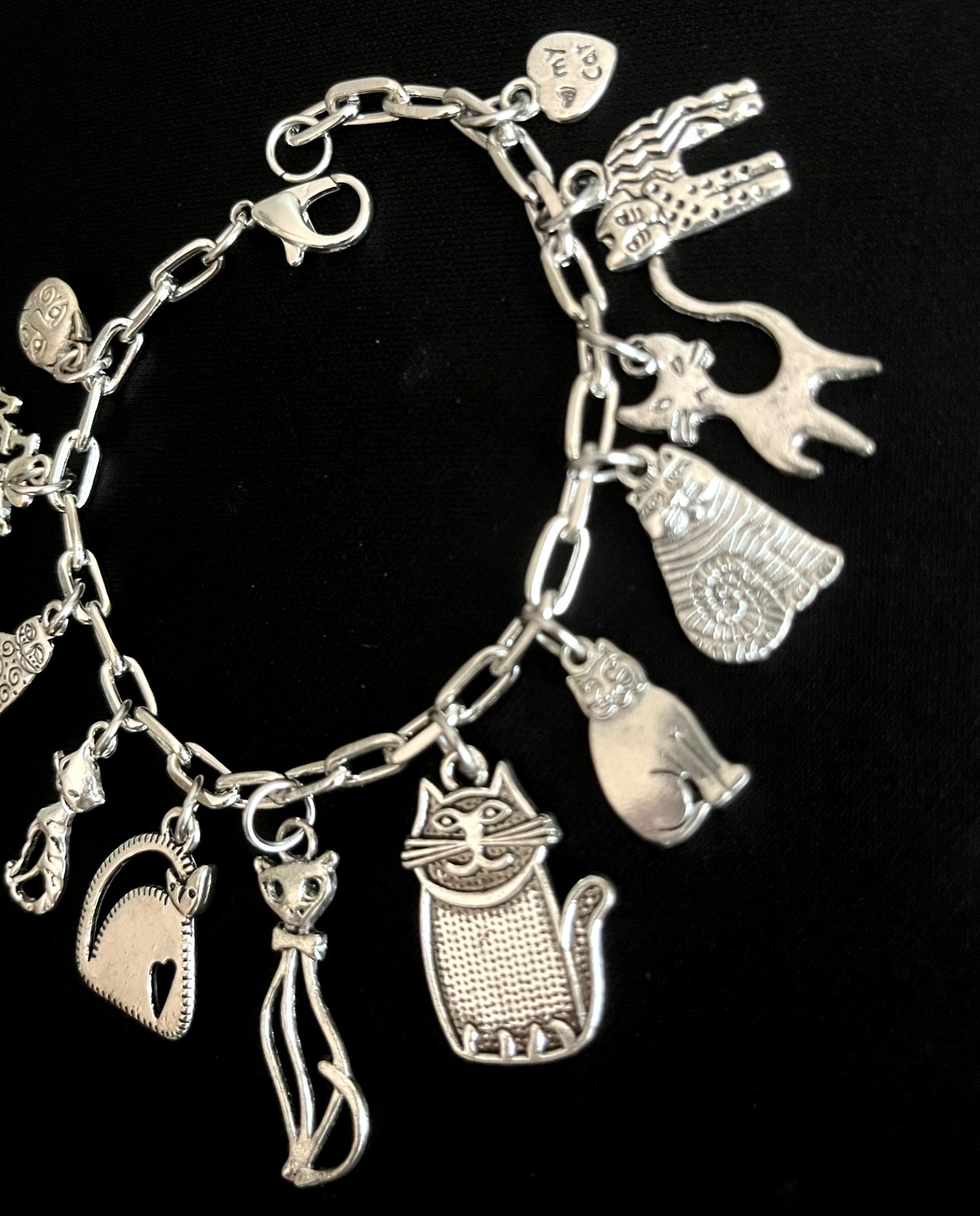 Kitty Cat Lovers 12 Different Charm Bracelet Paper Clip Link Silver Tone 8 1/4″
