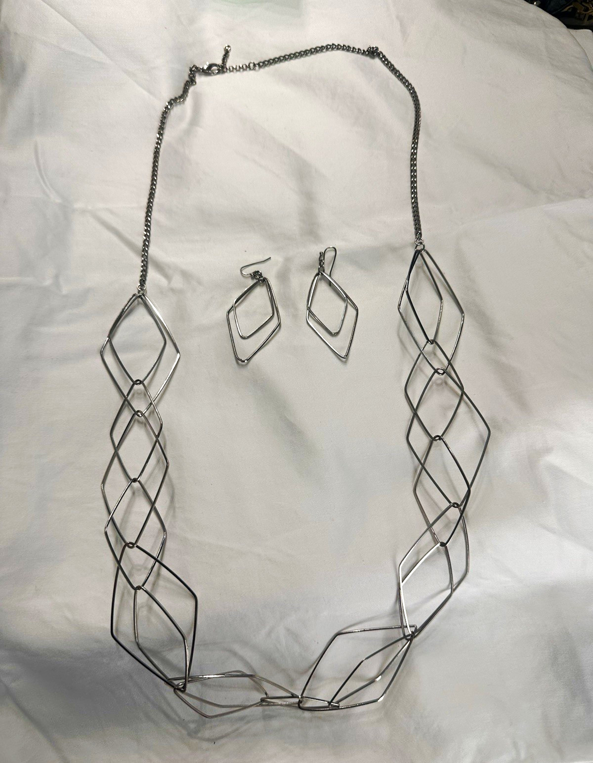 Silver Tone Geometric Wire Jewelry Set Necklace & Hook Dangle Earrings No Stone