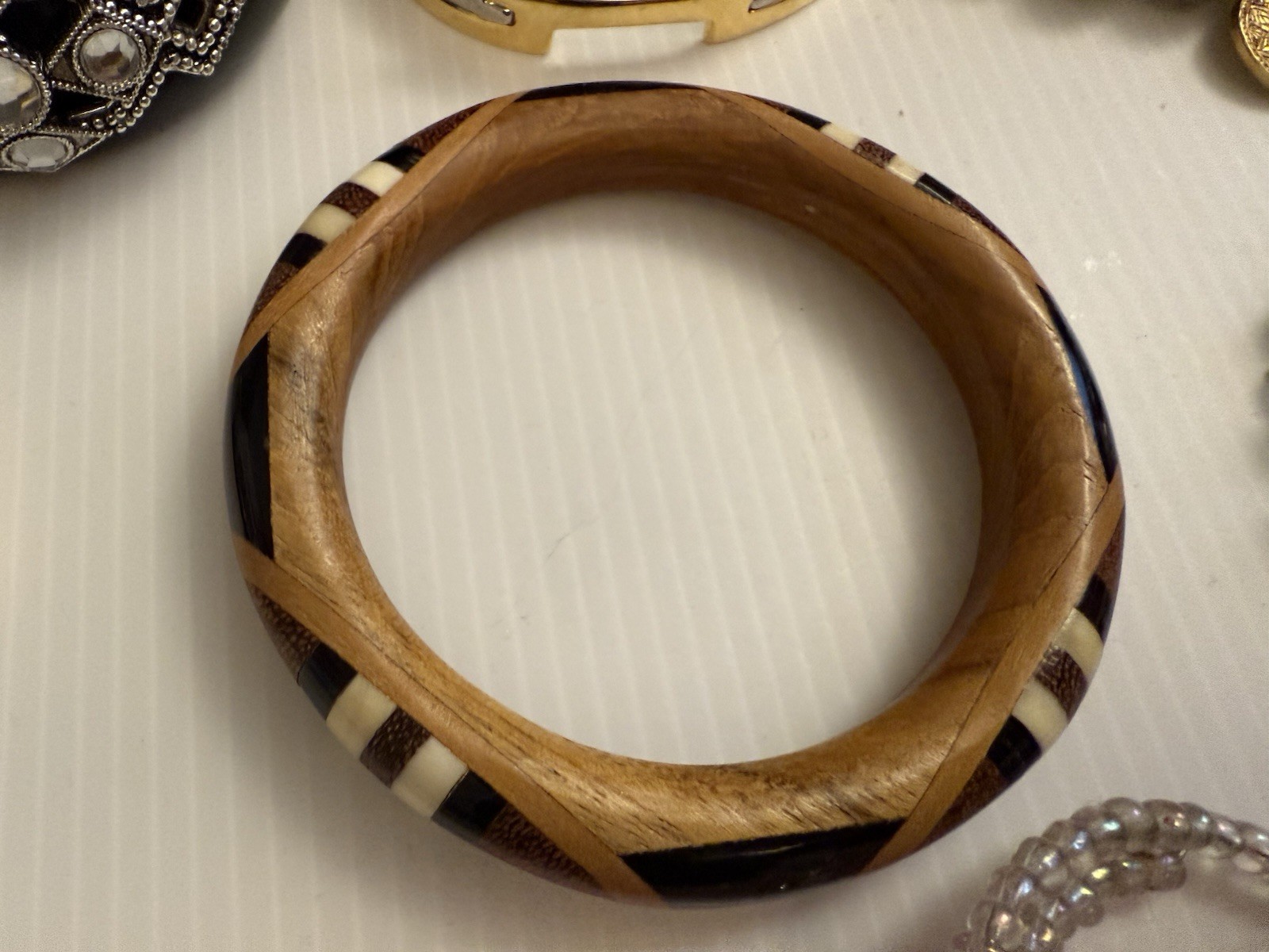 24+ Bracelets – Lot of Costume Jewelry – See Pics – NICE