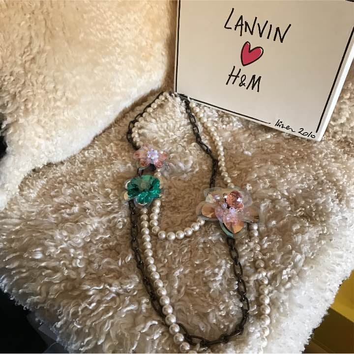 H&M × LANVIN Long Faux Pearl Chain Necklace Flowers NEW w/Box