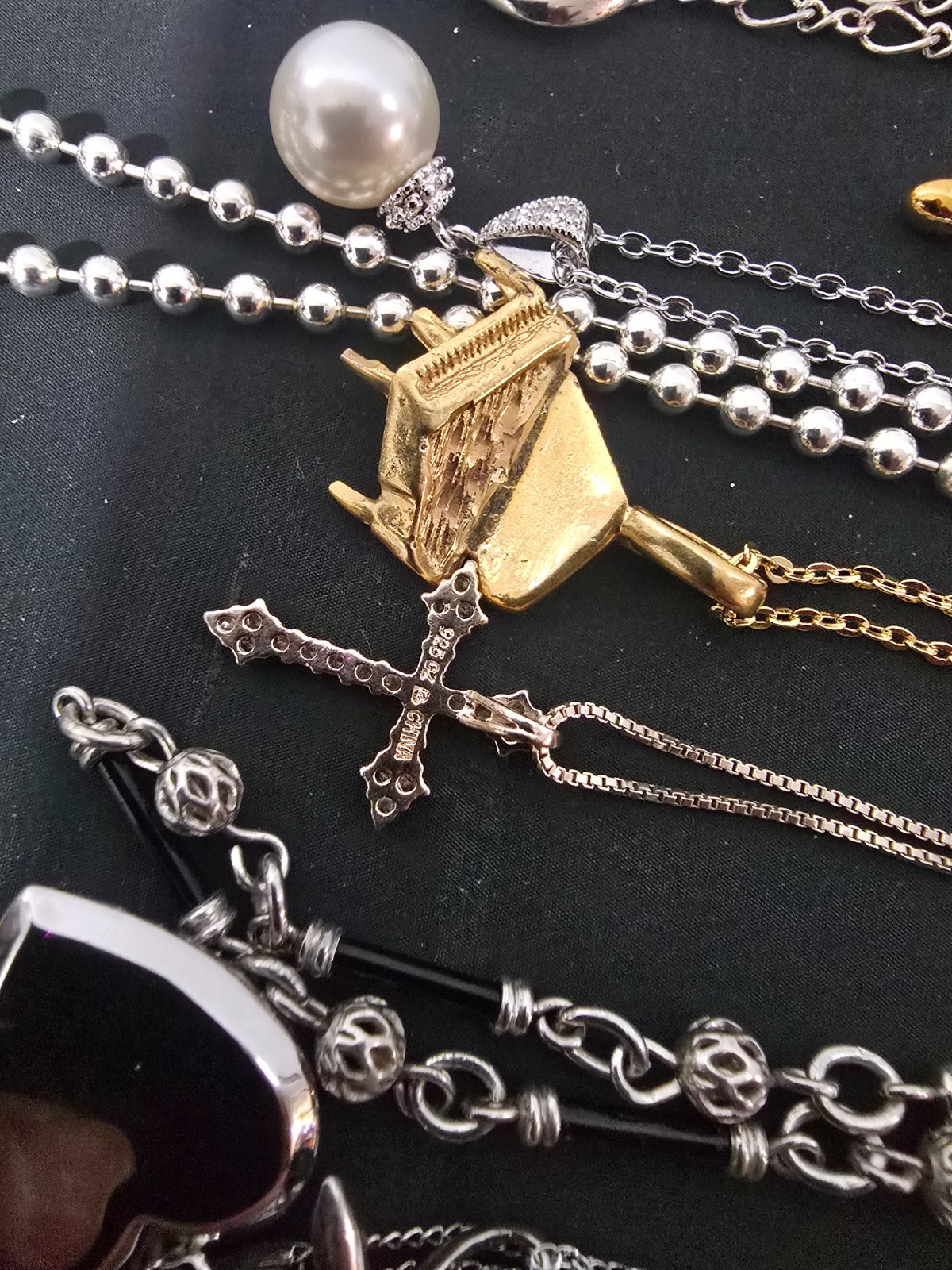 Lot of (14) Necklaces Mixed Metals/Materials (925,avon,monet)