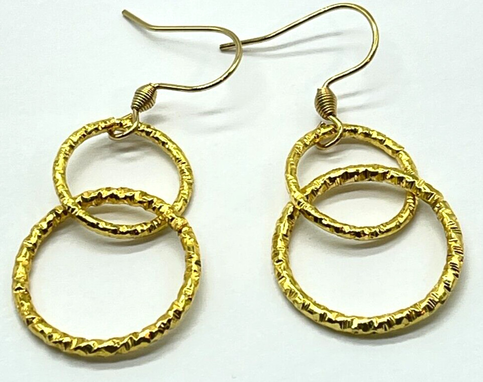 Set Gold Tone Intertwined Circles. Necklace 22″. Earring Drop = 1.5″
