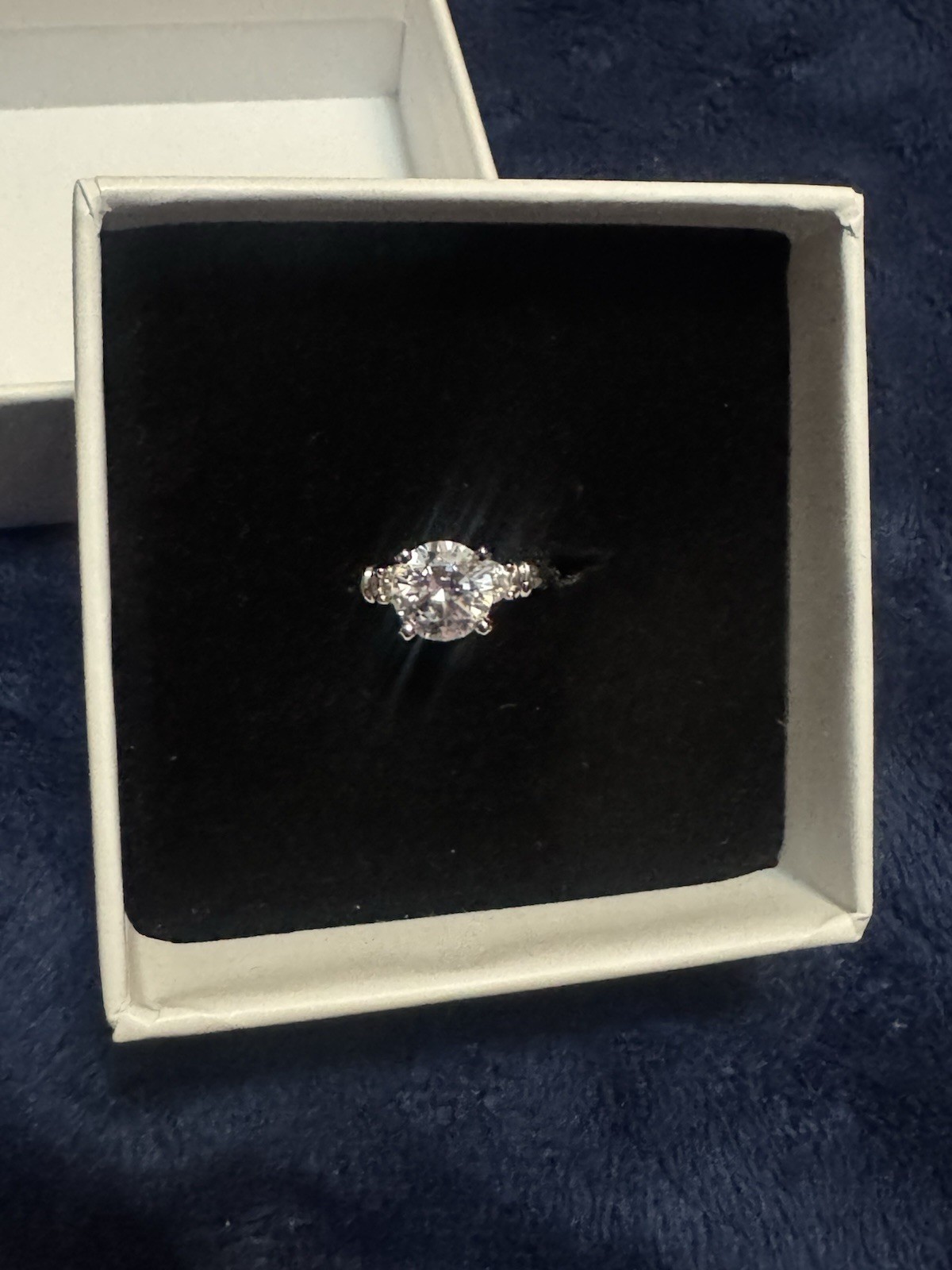 Cubic Zirconia Silver Tone Ring Size 6. Brand New Never Worn Great Condition