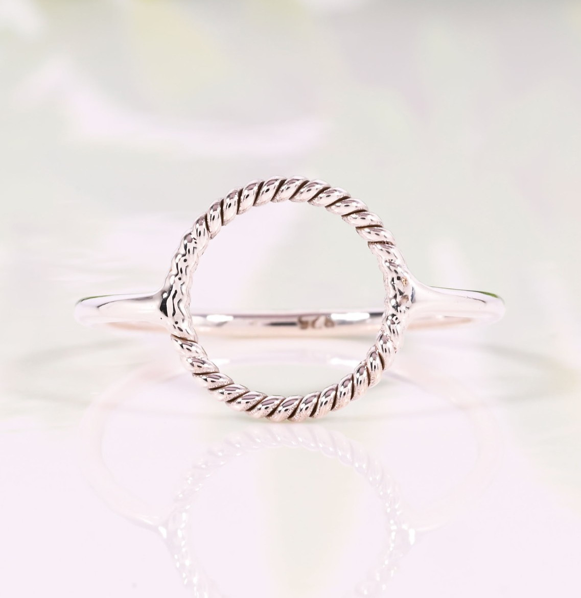 Silver Tone Twisted Rope Open Oval Ring Minimalist Geometric Statement Jewelry
