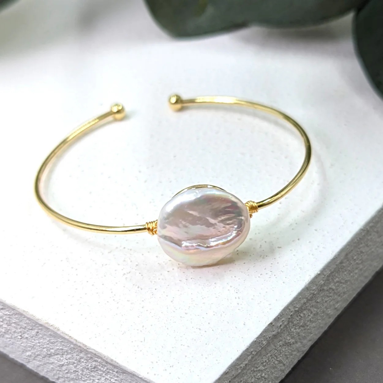 Peal Flat Round Open Gold Bangle