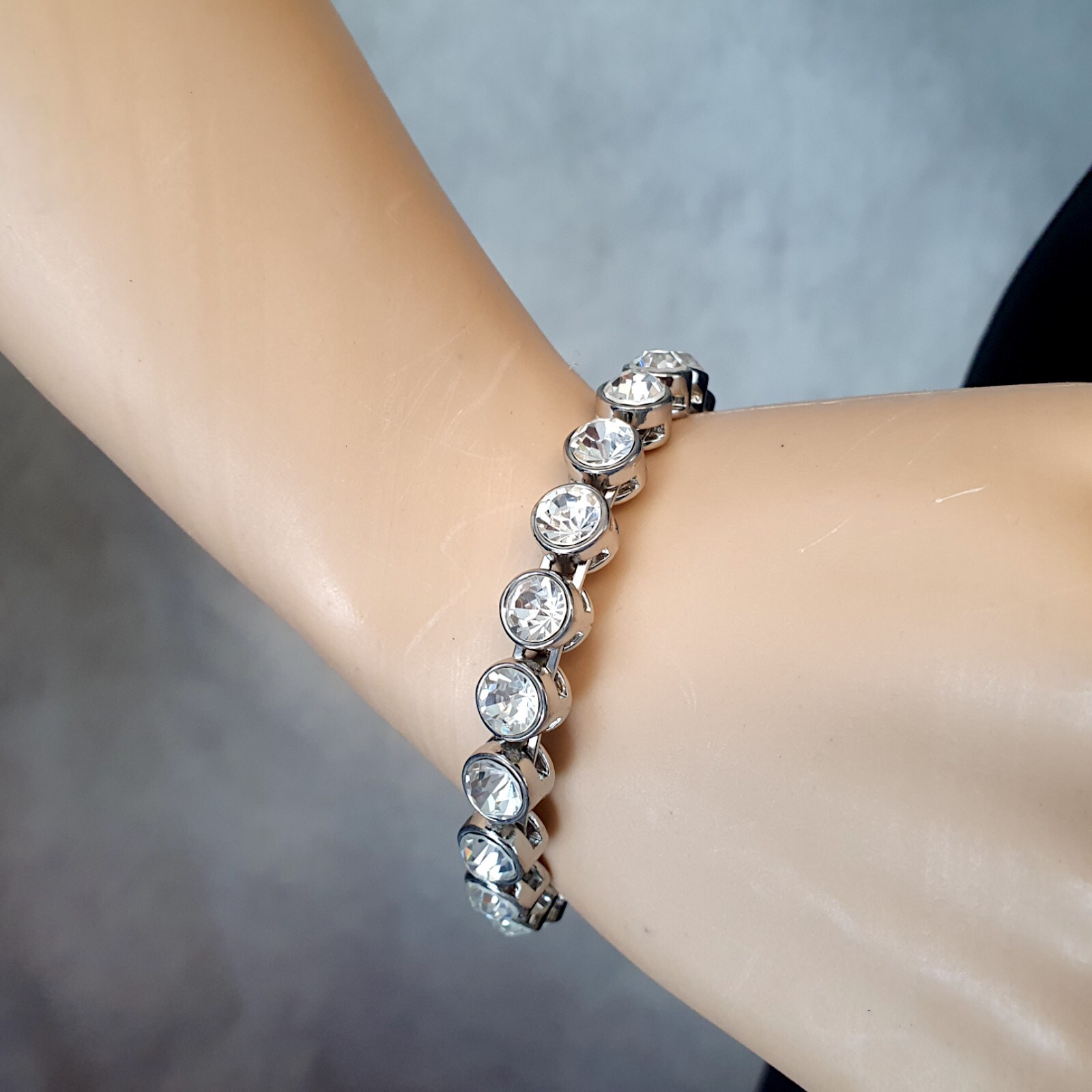 Chicos Silver Tone Clear Crystal Gemstone Bracelet Magnetic Ladies Size NWOT