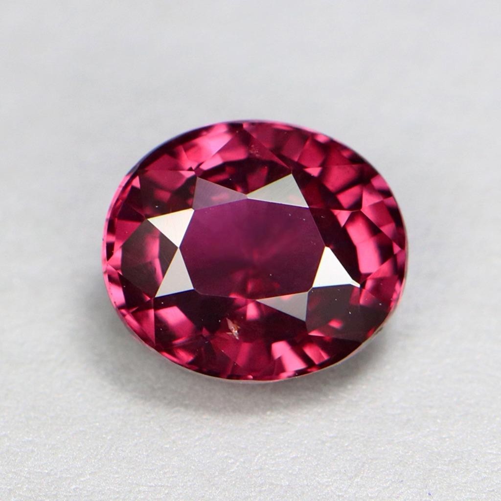 1.02 CTS NATURAL red spinel OVAL SHAPE LOOSE GEMSTONE FROM BURMA