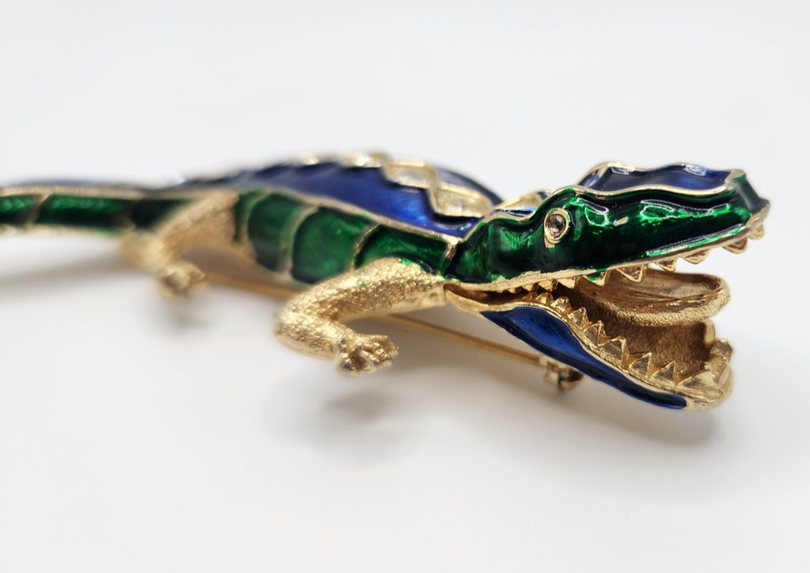Lizard with a Wiggling Tongue Gold Tone Enamel Brooch