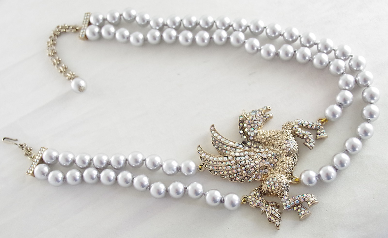 NEW DESIGNER STYLE HAND-KNOTTED SILVER PEARL CRYSTAL RHINESTONE PEGASUS NECKLACE
