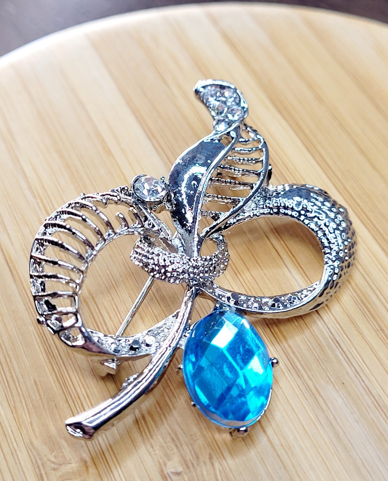 Vintage Brooch Leaf Blue Handmade, Gift bag Included BRAND NEW