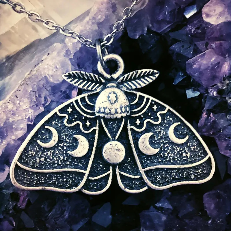 Vintage Star Moon Moth Pendant Necklace Jewelry Gift Women Men Retro Unique New