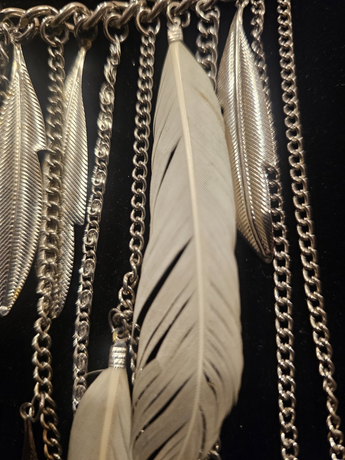 Silver Tone Necklace With Metal Feathers And Real Feathers 10 1/2″ Long