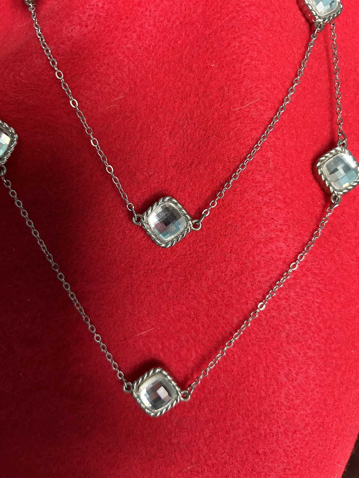 Silver tone ling clear crystal necklace. pre owned .~18 1/2 “ Long