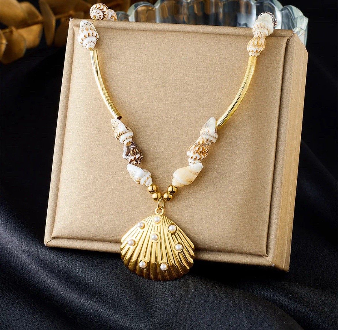 Gold Starfish Necklace Seashell White Pearl Clam Shell Pendant Necklace
