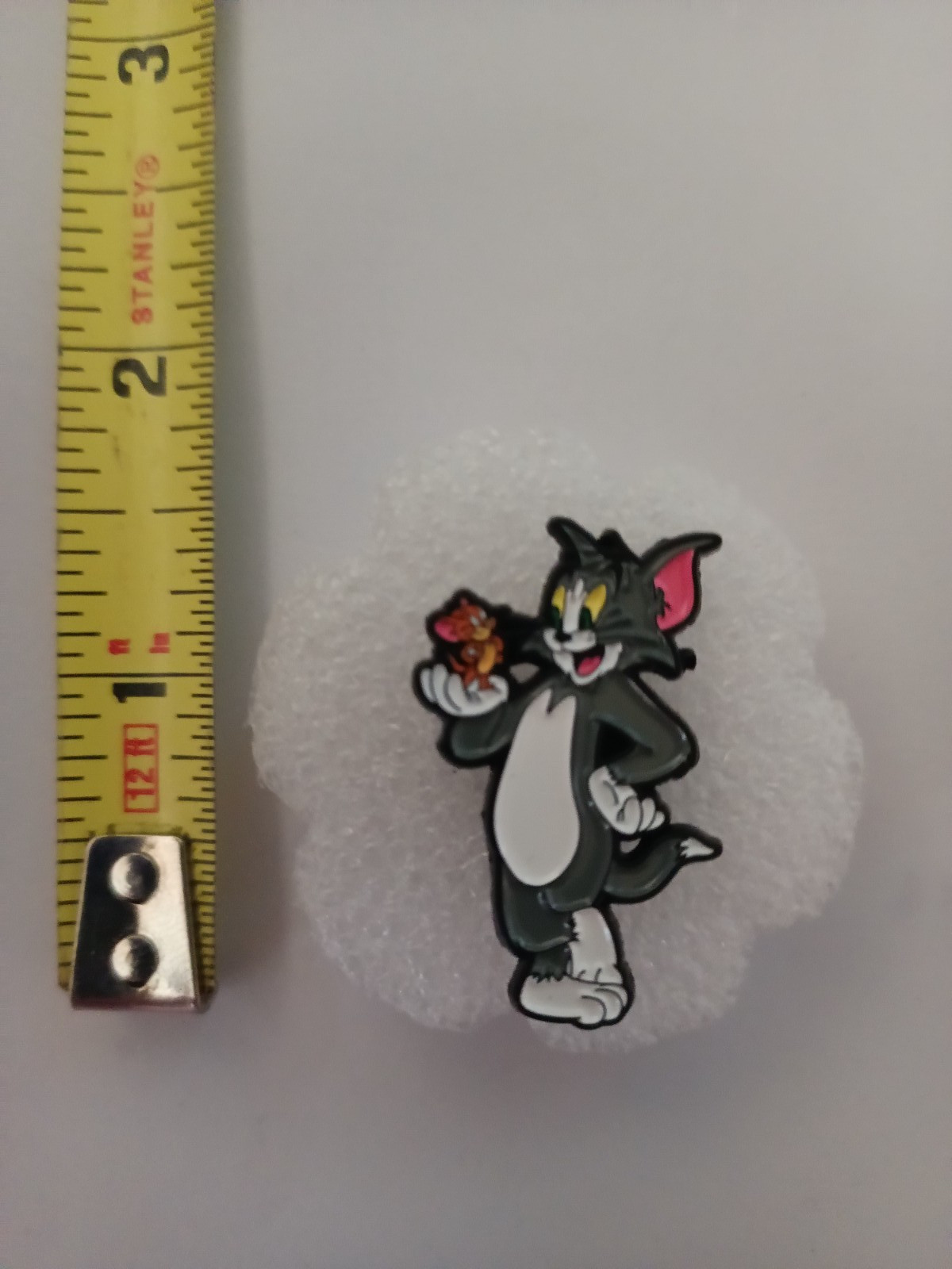 TOM AND JERRY ENAMEL PIN-SHIP ALL THE PINS YOU BUY FOR $4.99-VISIT OUR STORE