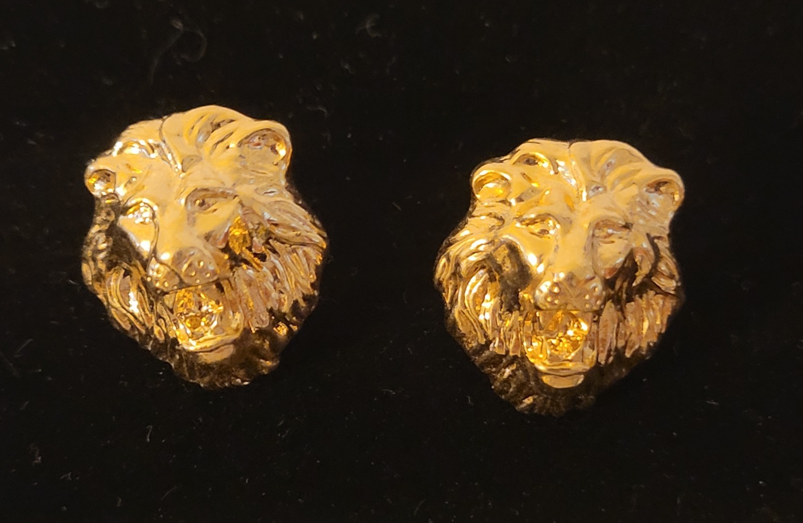 Vintage Yellow Gold Tone Lion Head Stud Post Pierced Earrings .75″ Unsigned
