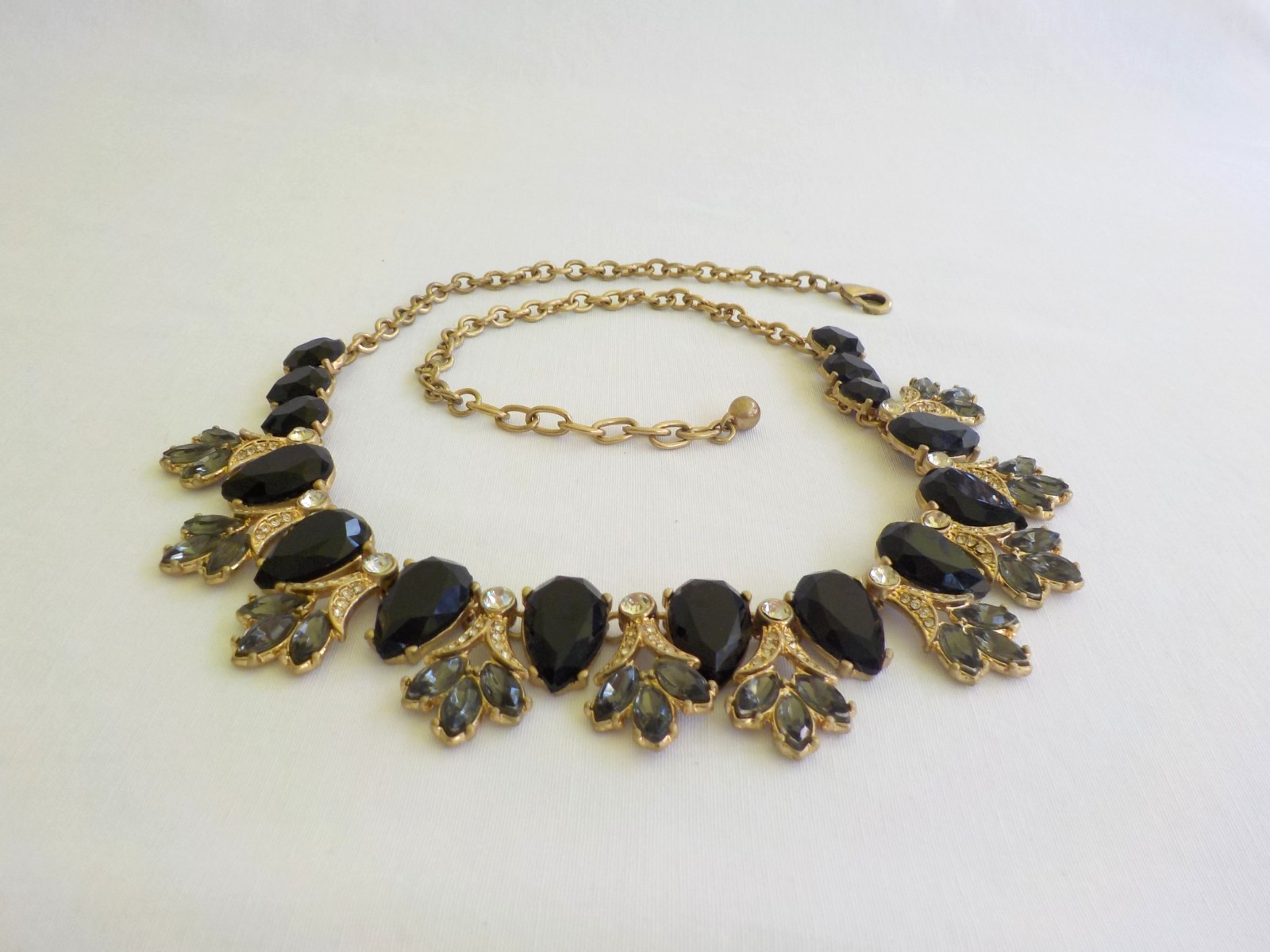 Necklace Plastic Black Teardrop Smoky Gray Clear Rhinestone Gold Tone Metal Link