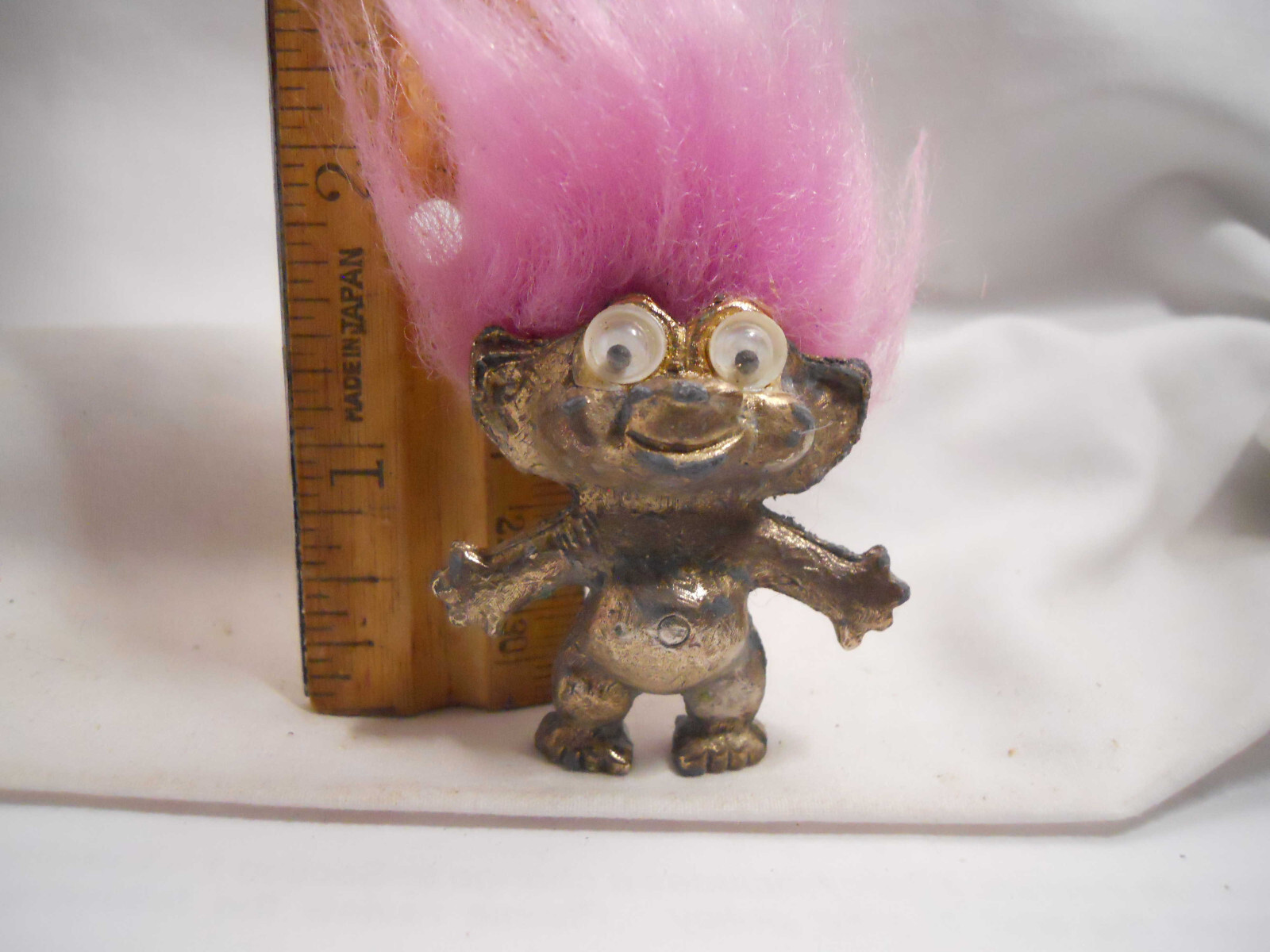 TROLL PIN 60s 1 1/2″ Purple Hair Googly eyes