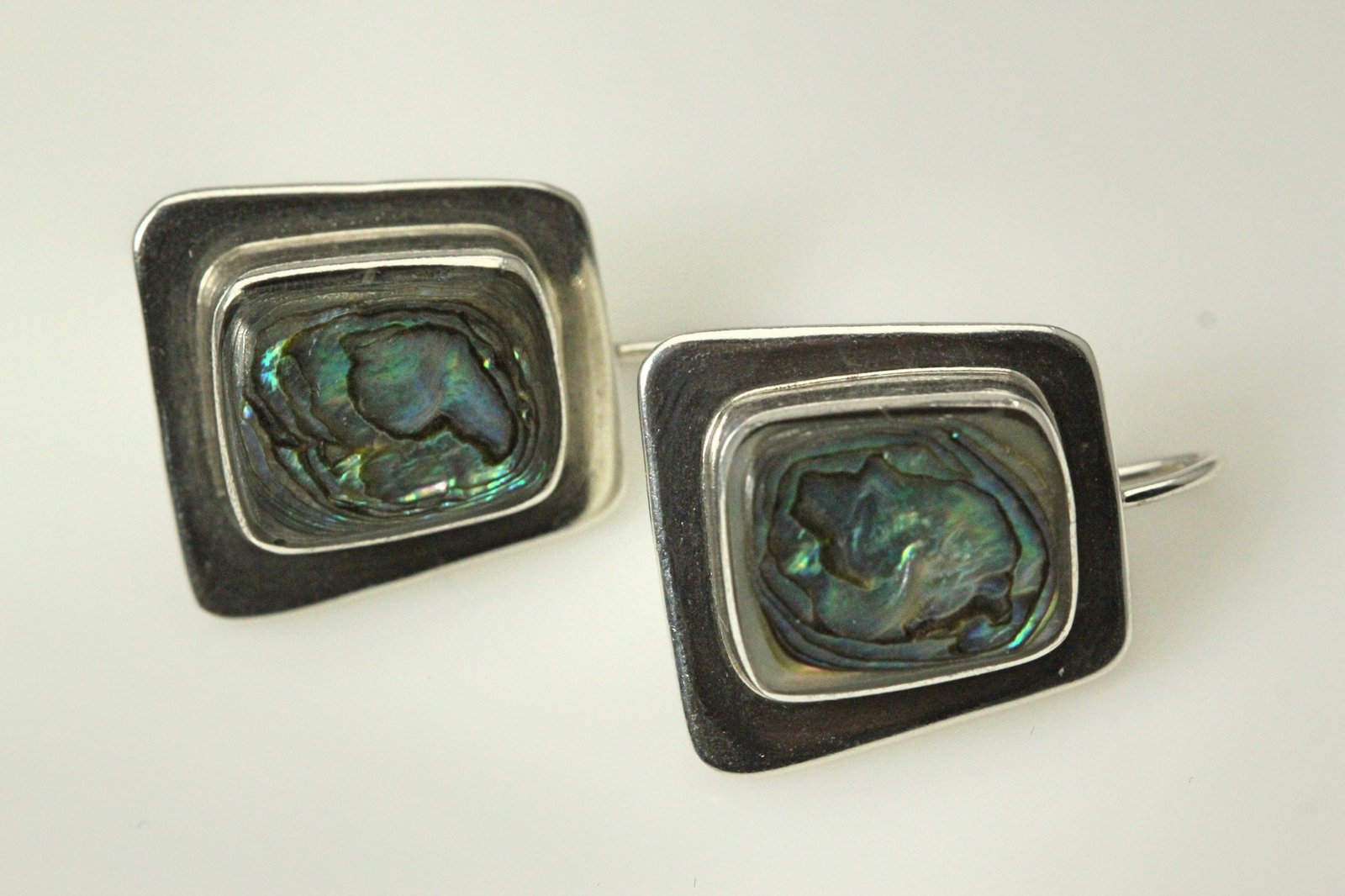 925 Sterling Silver Green and Blue Paua Shell Earrings 10.2 Grams (EAR4928)