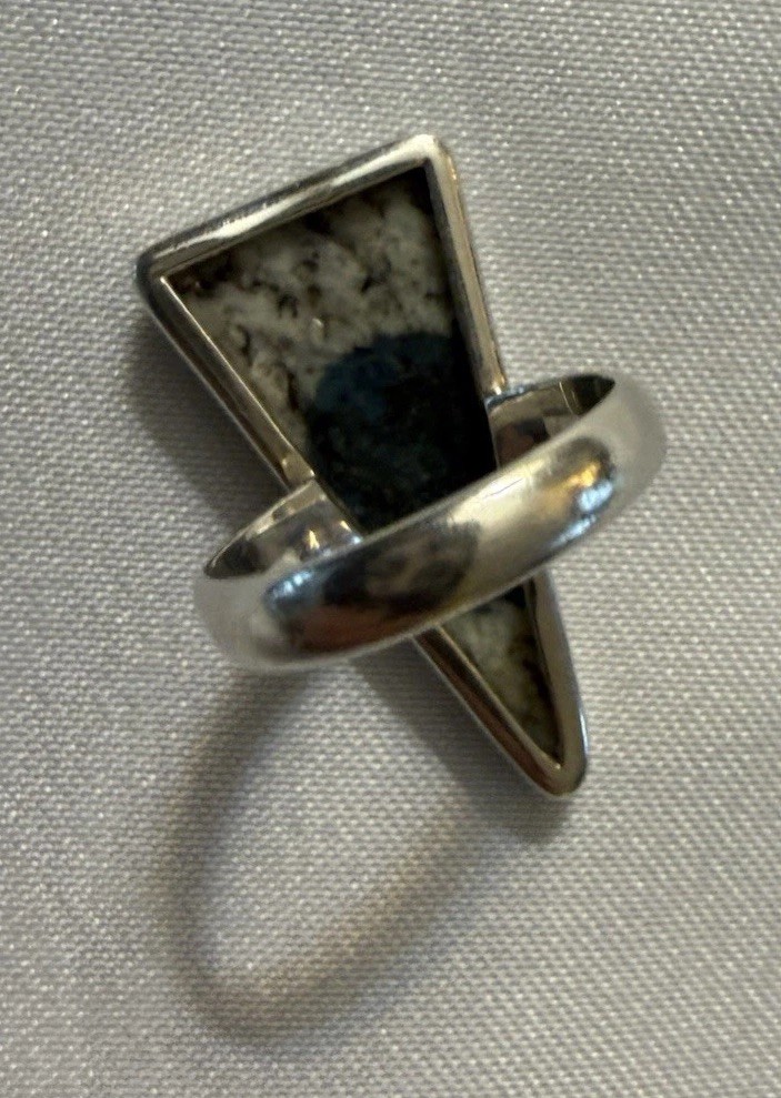 k2 Stone Ring. Large Sterling Ring (White Granite With Varied Blobs Of Azurite)