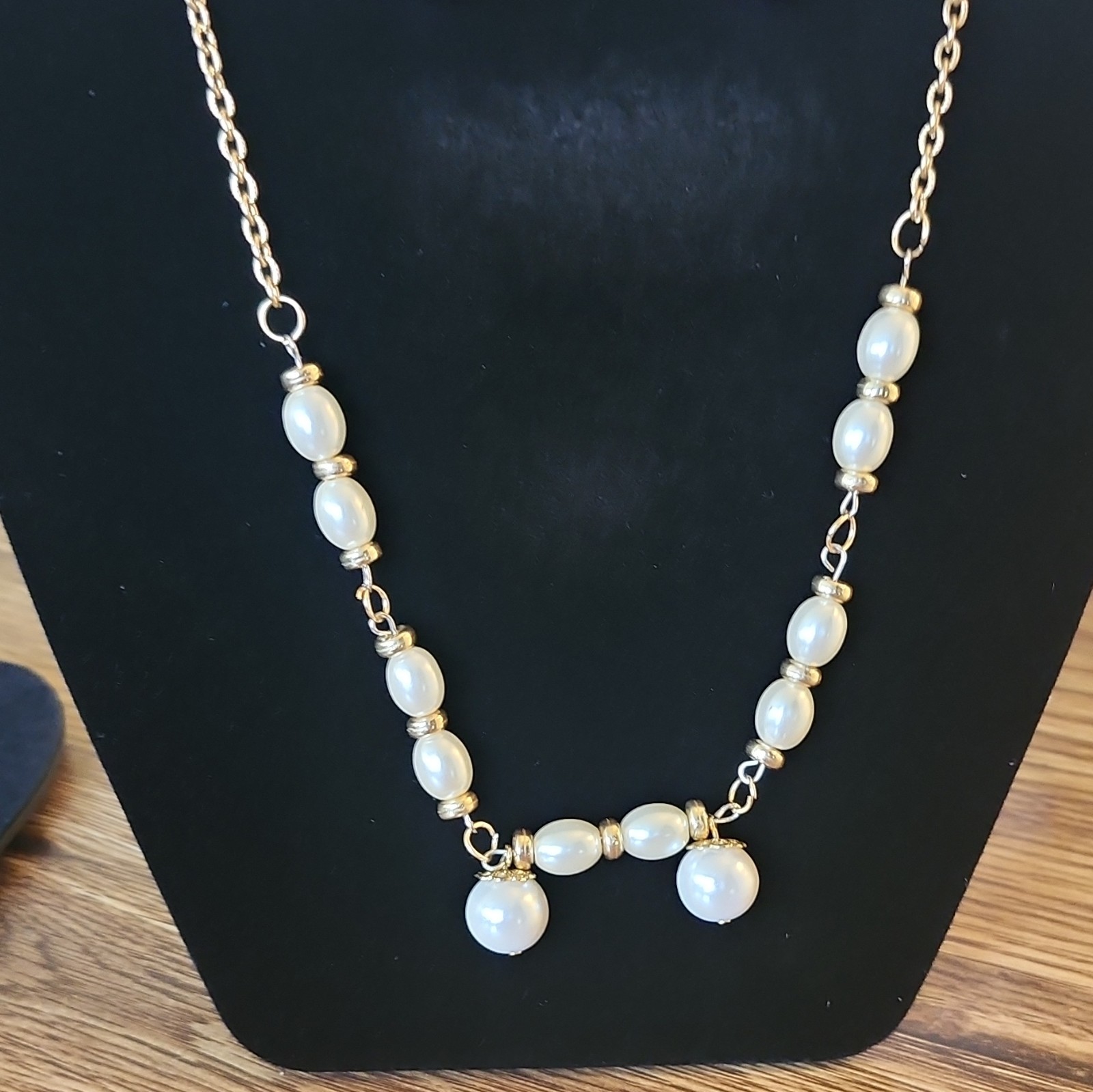 Gold Tone Cable Chain Station Necklace White Oval Simulated Imitation Pearls