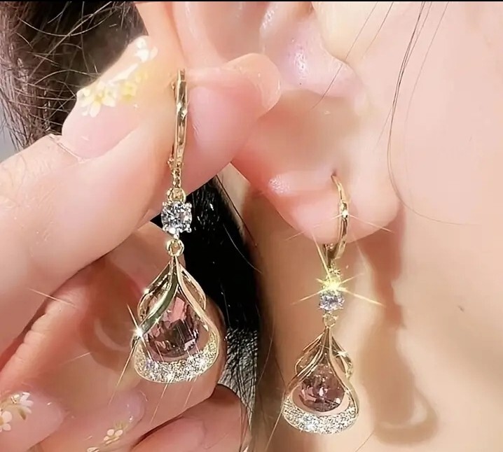 Stunning dangle earrings Droplet Design