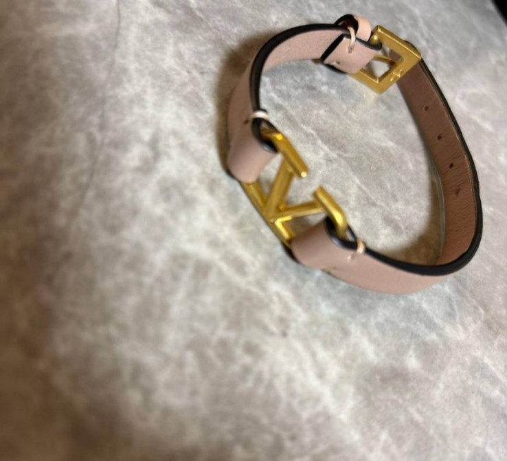 Valentino Gold logo Bracelet Pink Leather used Beauty Made Italy in