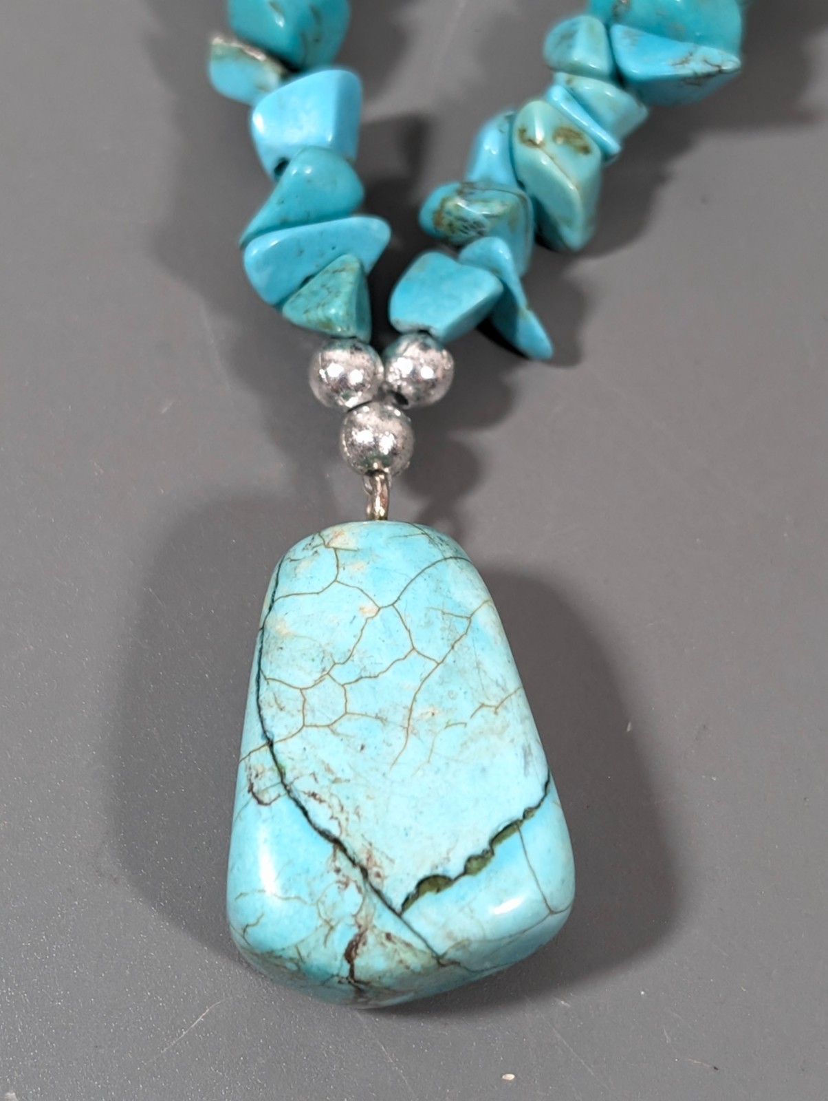 Boho Western Blue Faux Turquoise stone Pendant Beaded Necklace 18.5 in