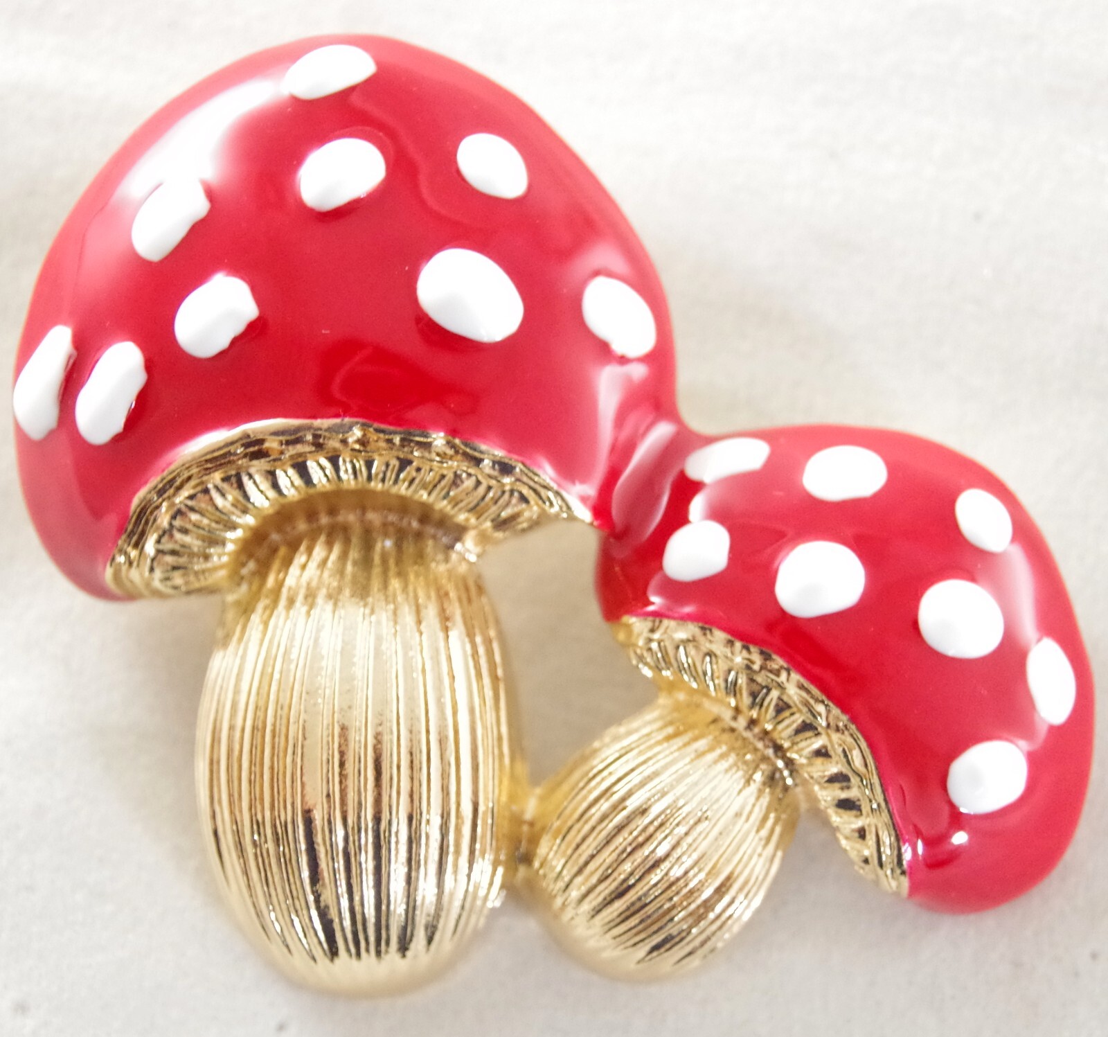 2.75″ BIG DOMED POLKA DOT MUSHROOM/ TOADSTOOL ENAMEL & GOLD PENDANT BROOCH COMBO