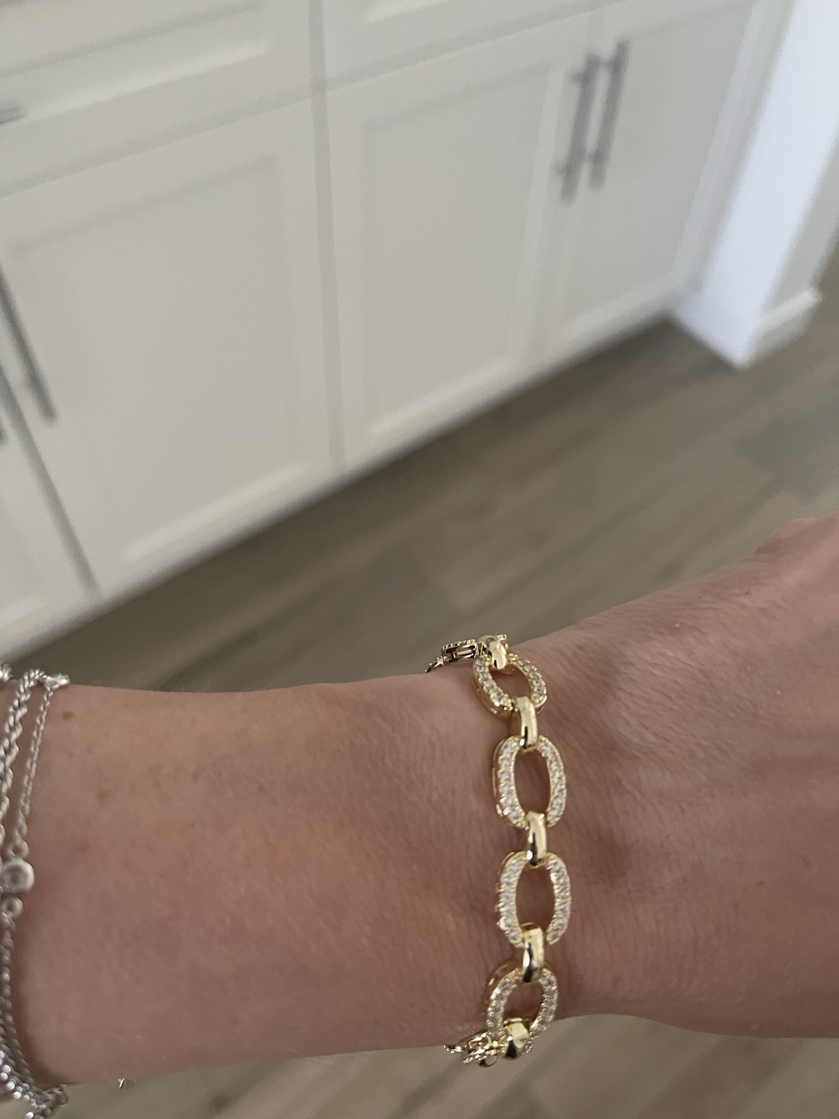 Gold Tone Metal Oval Link Chain Bracelet Lobster Clasp, Oval Shape, No Stone